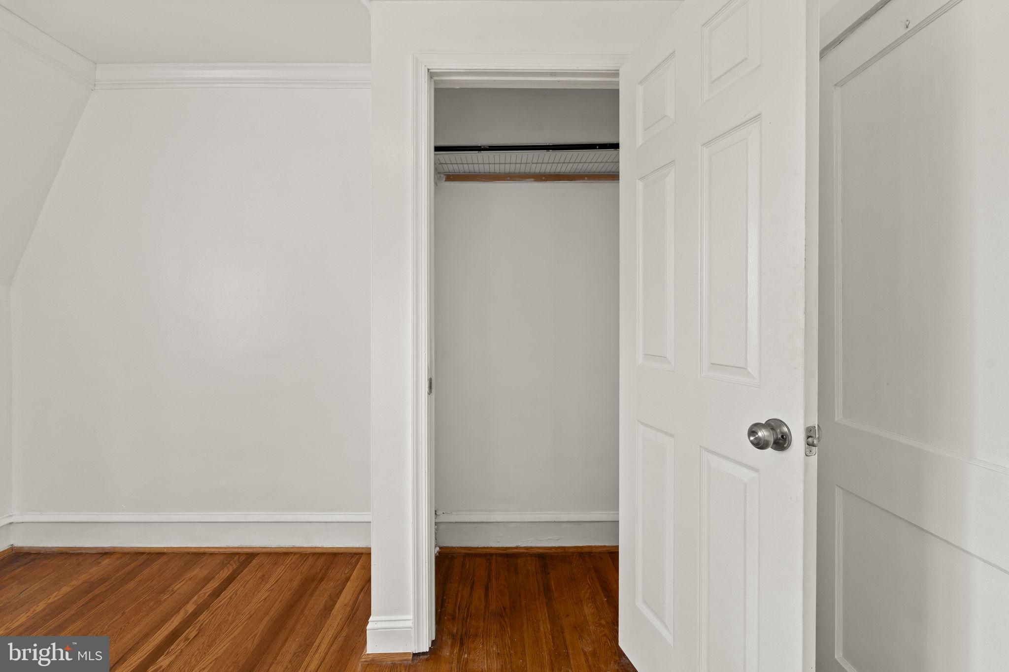 OXFORD CIRCLE - Residential