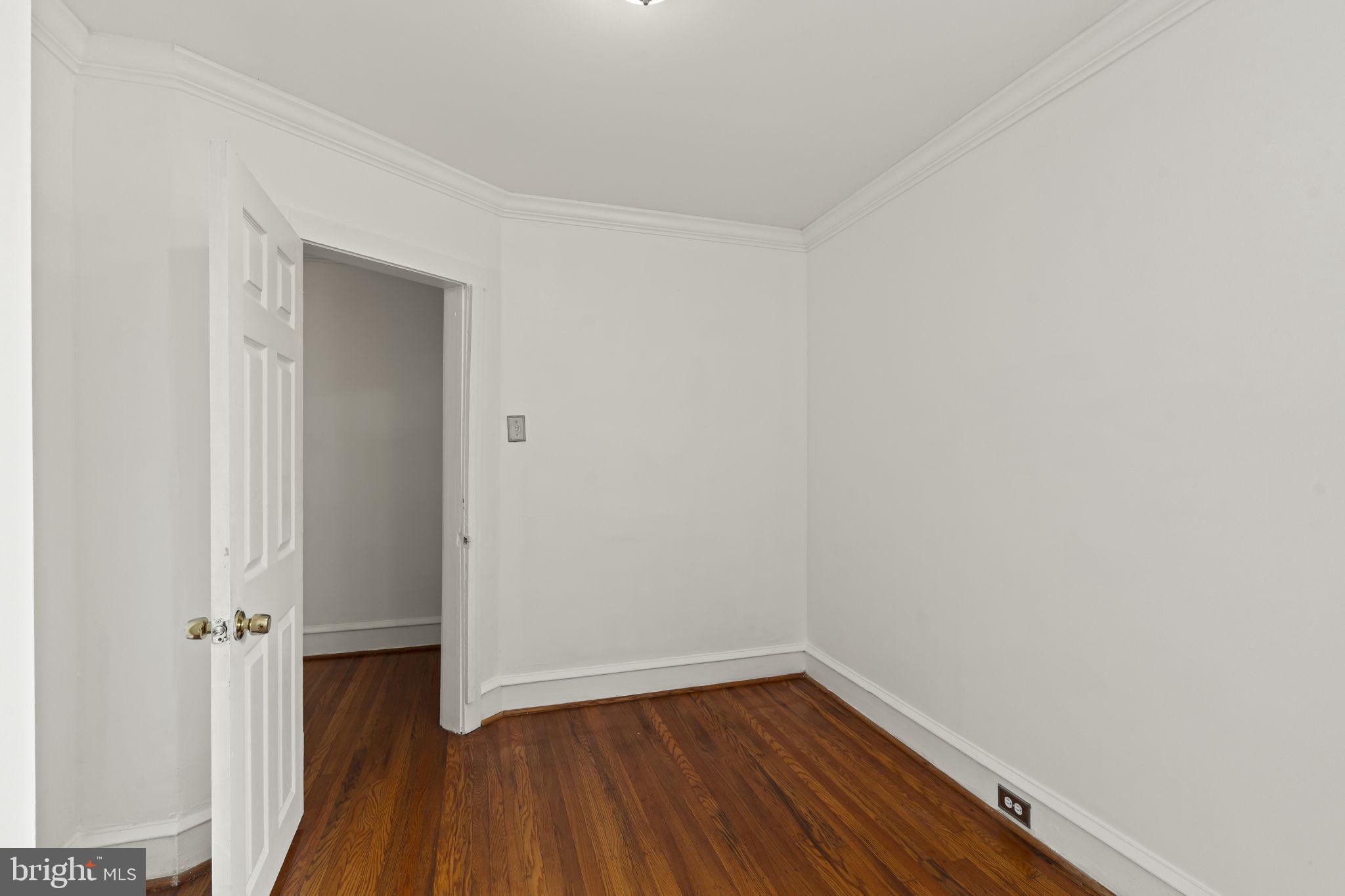 OXFORD CIRCLE - Residential