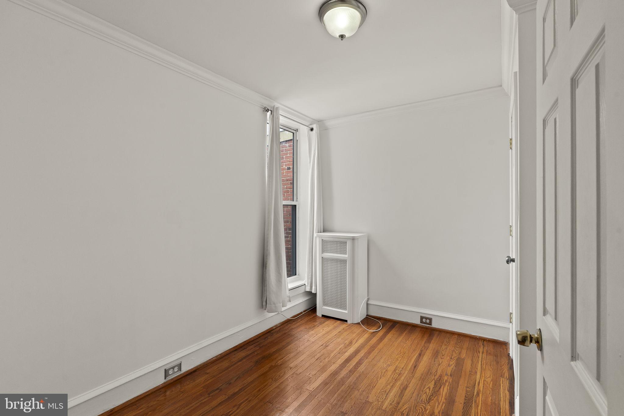 OXFORD CIRCLE - Residential