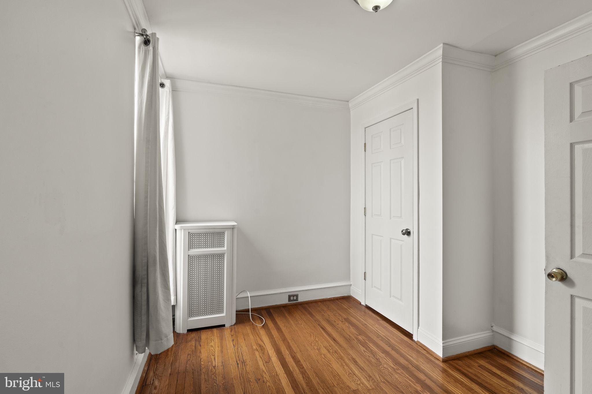 OXFORD CIRCLE - Residential