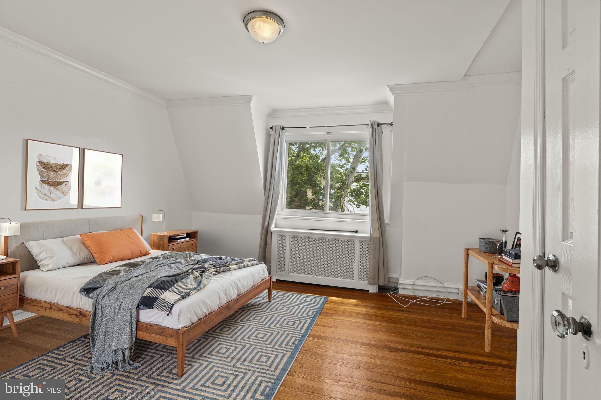 OXFORD CIRCLE - Residential