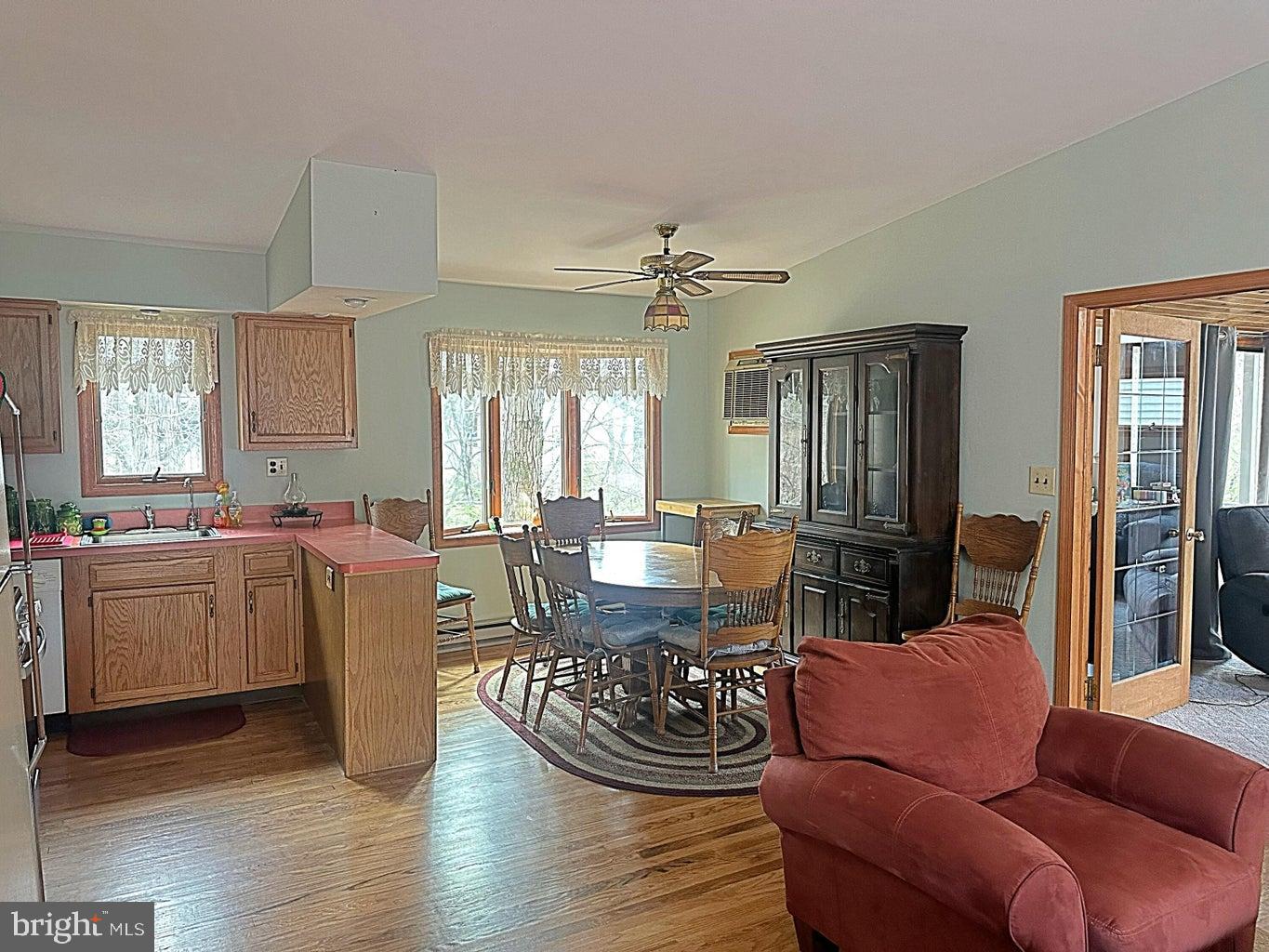 ARROWHEAD  LAKES - Residential