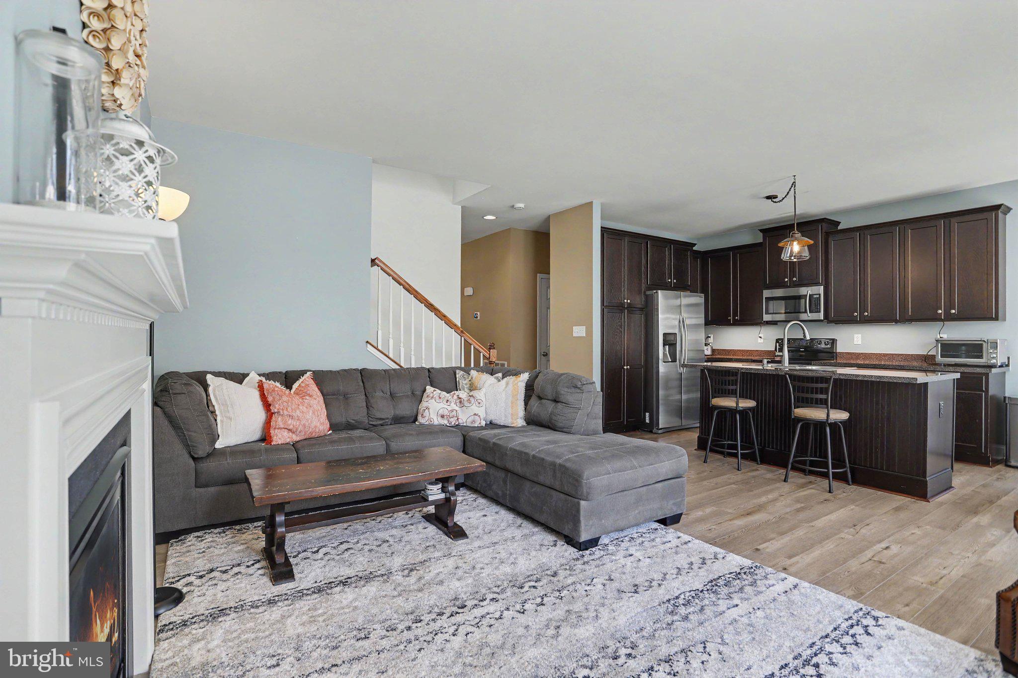 FLORIN HILL - Residential