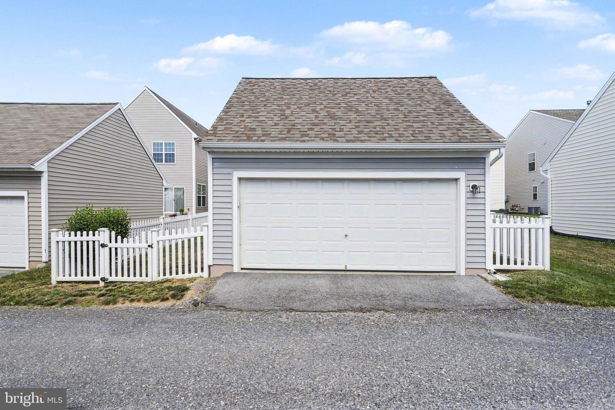 FLORIN HILL - Residential