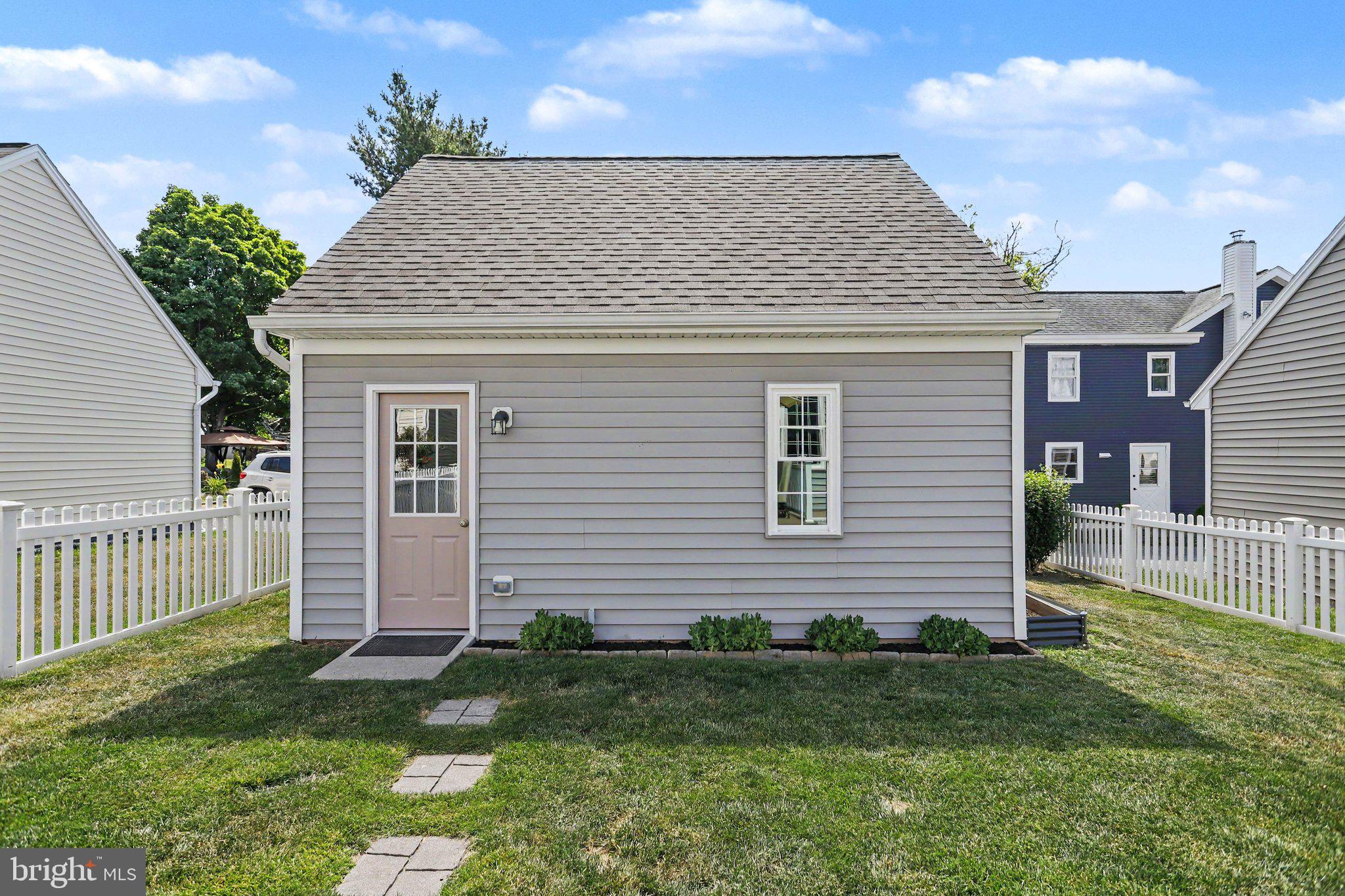 FLORIN HILL - Residential