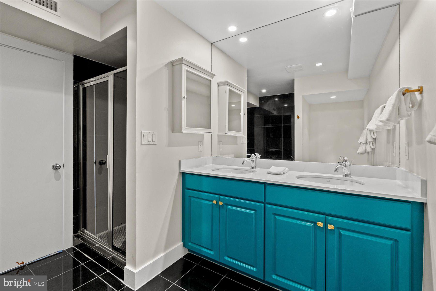 LOGAN CIRCLE - Residential