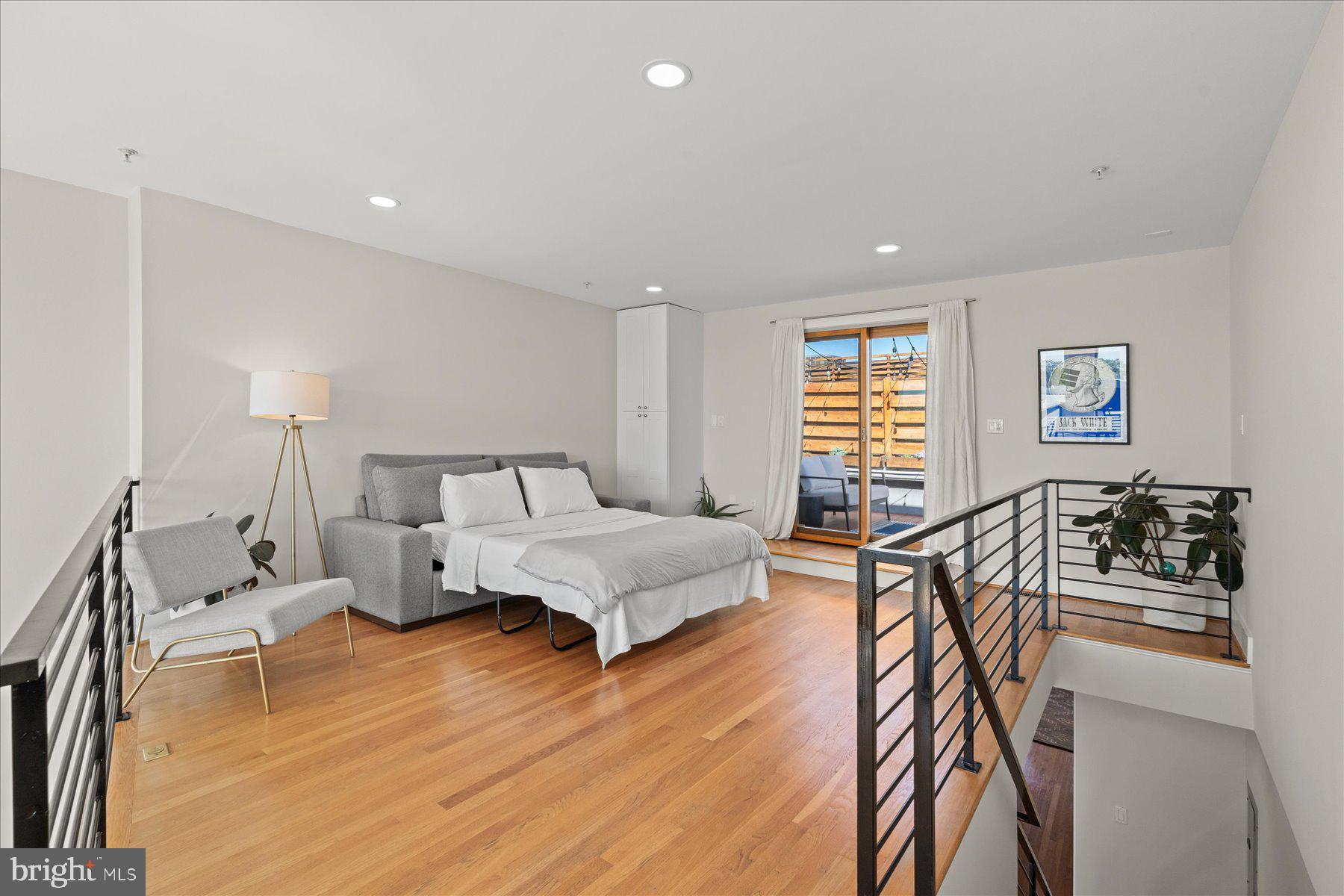 LOGAN CIRCLE - Residential