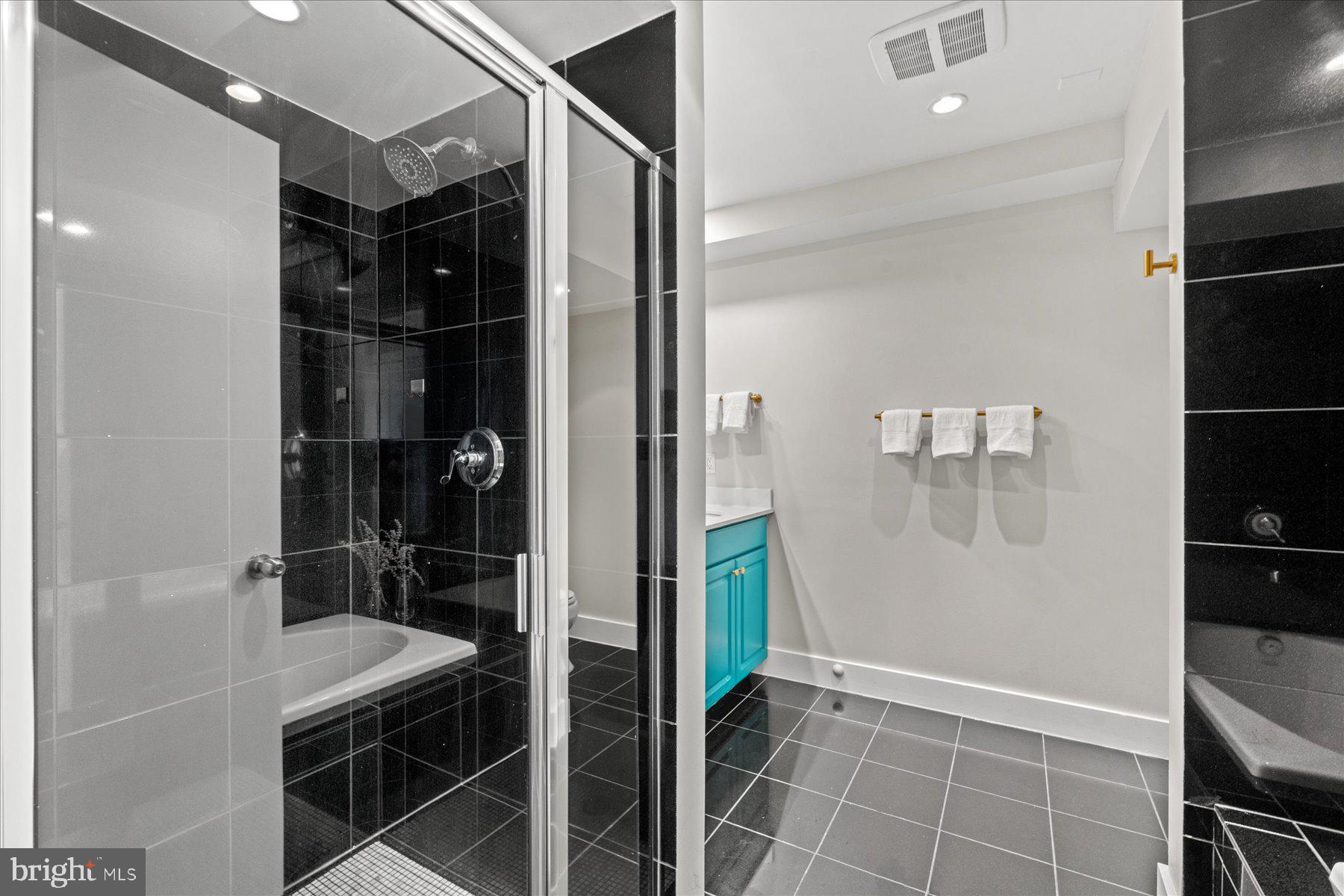 LOGAN CIRCLE - Residential