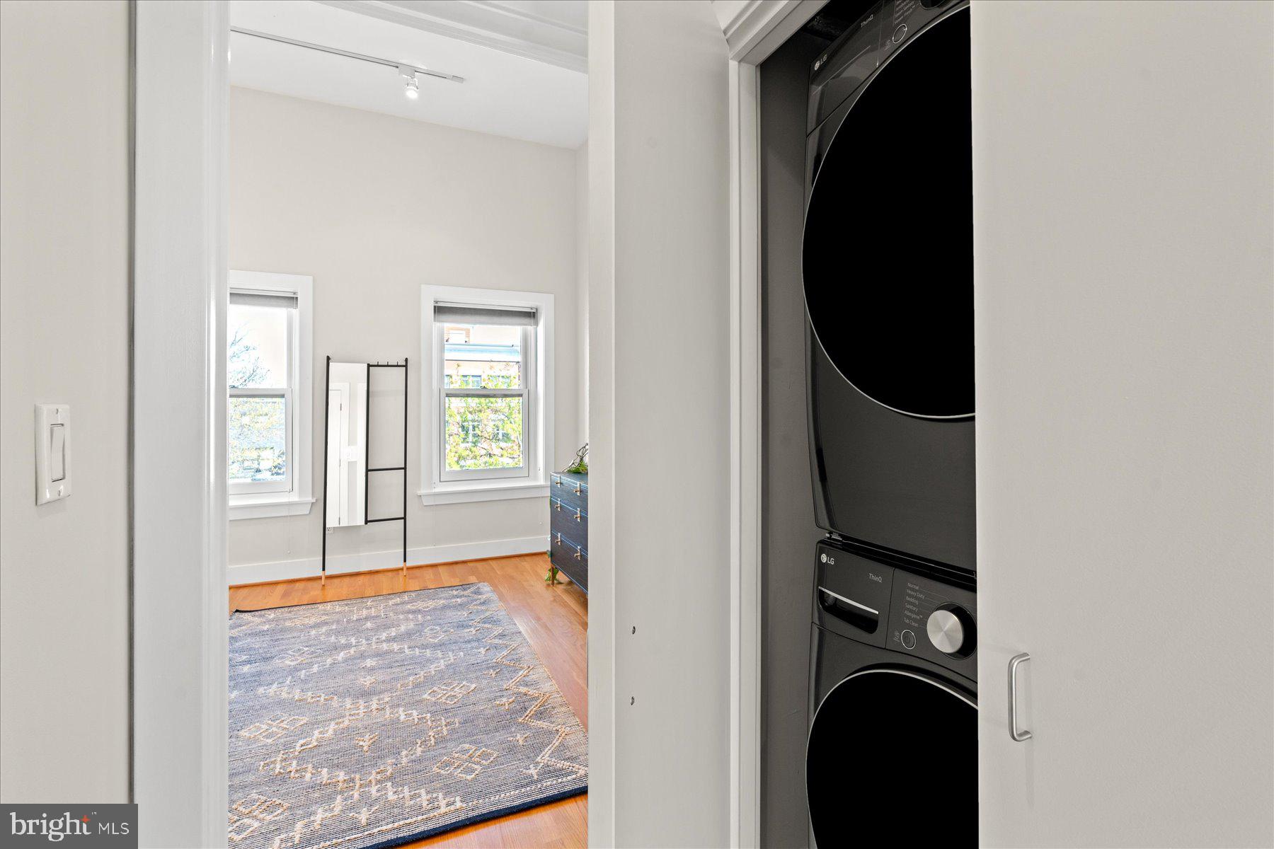 LOGAN CIRCLE - Residential
