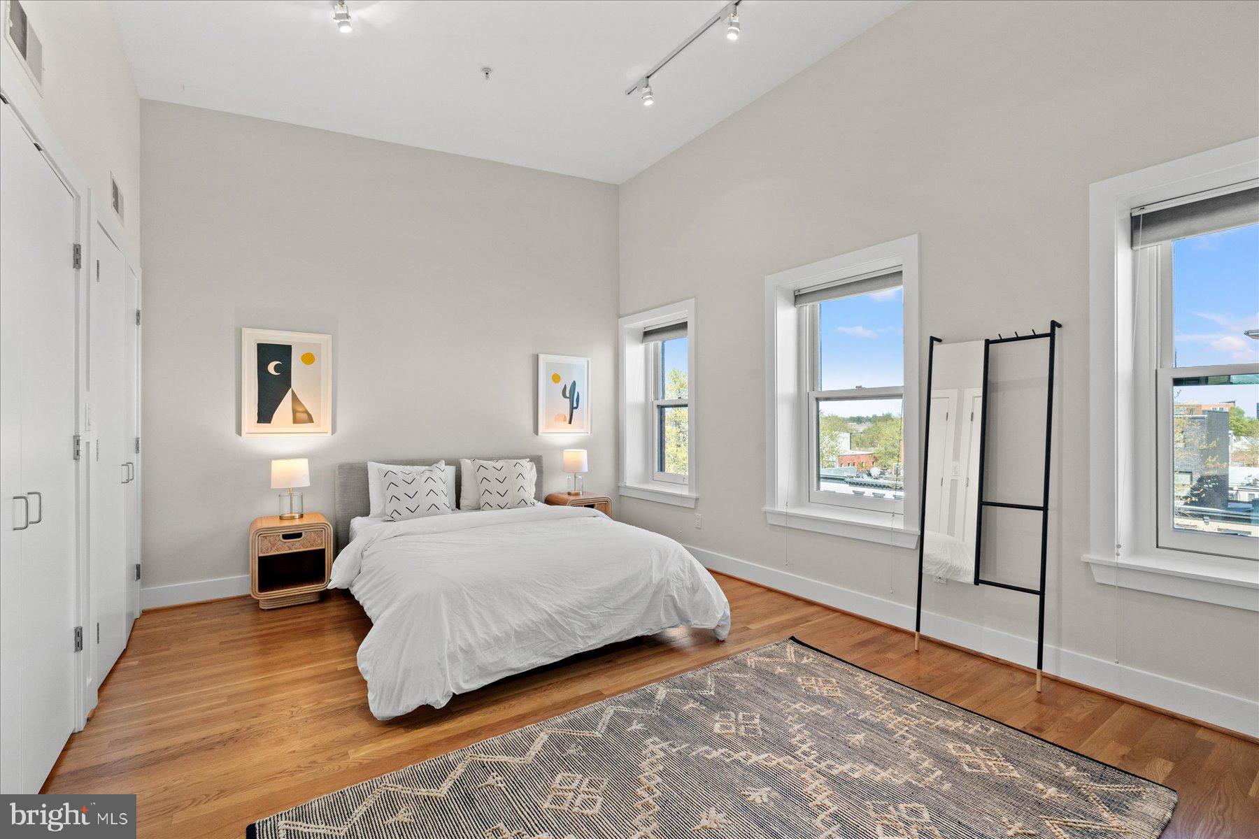 LOGAN CIRCLE - Residential