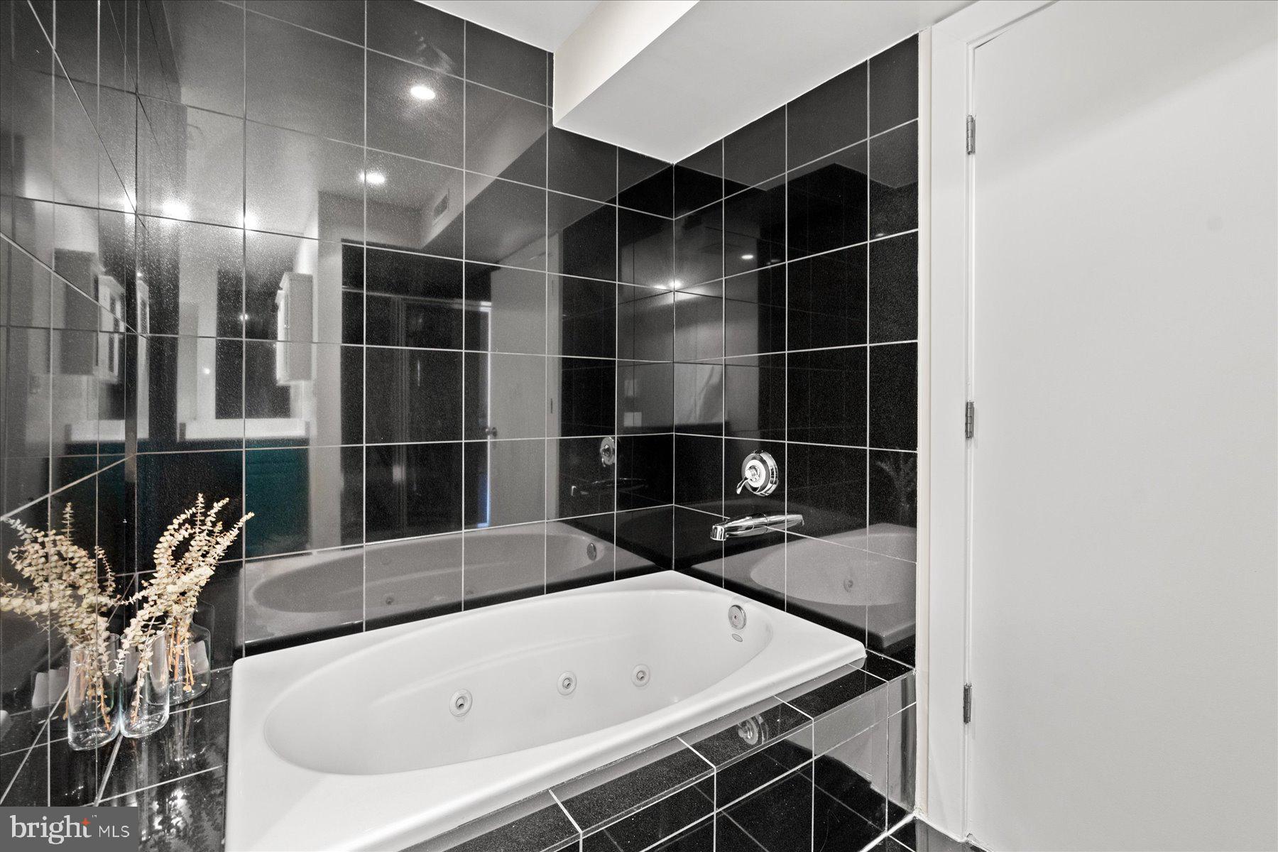 LOGAN CIRCLE - Residential