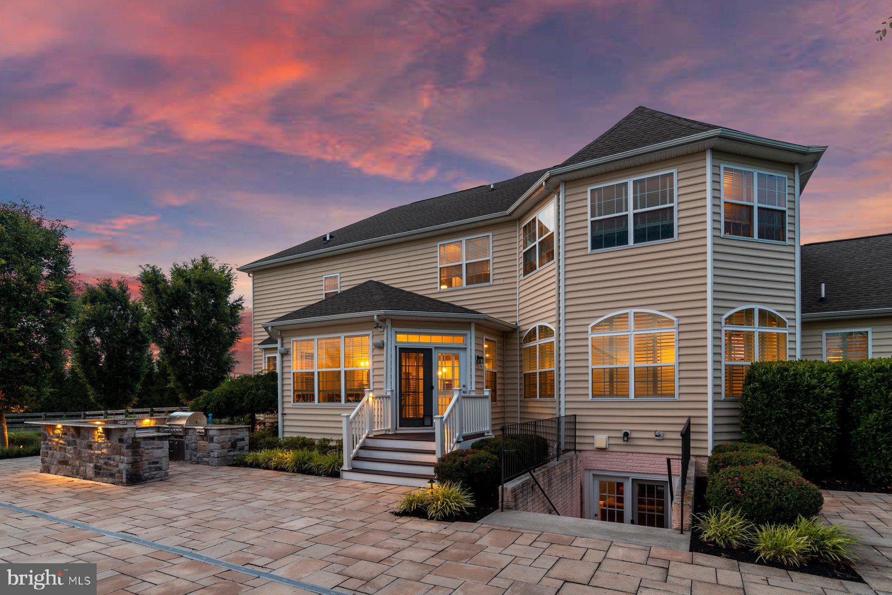 CHIMNEY ROCK - Residential