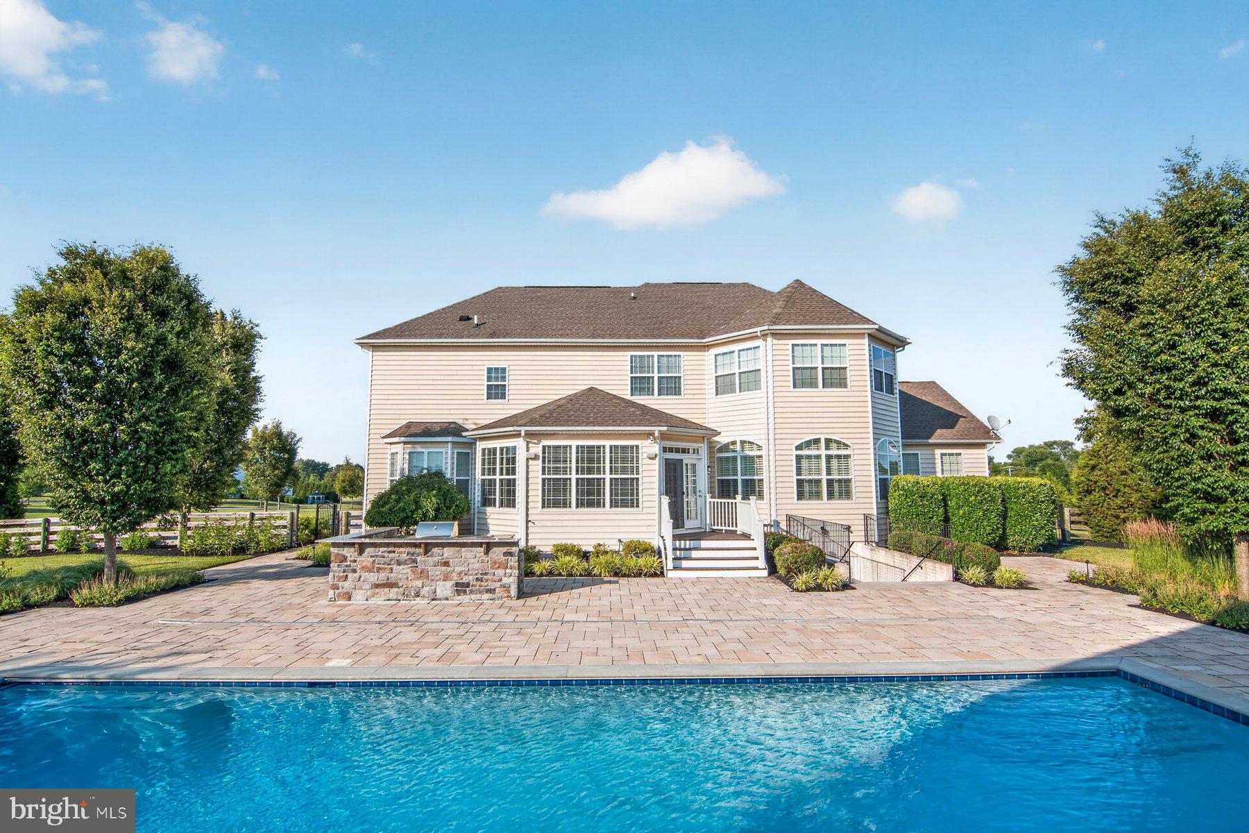 CHIMNEY ROCK - Residential