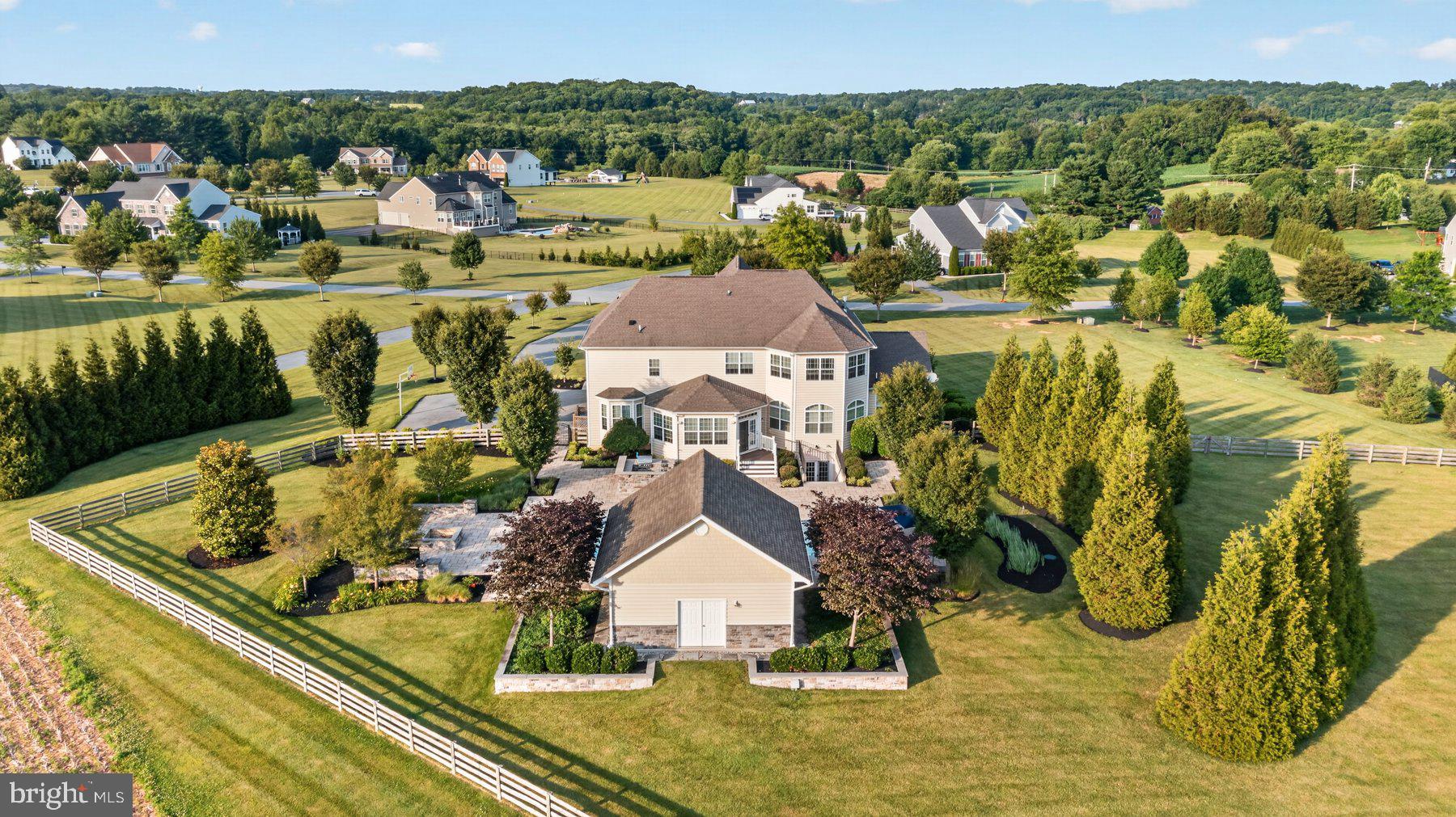 CHIMNEY ROCK - Residential