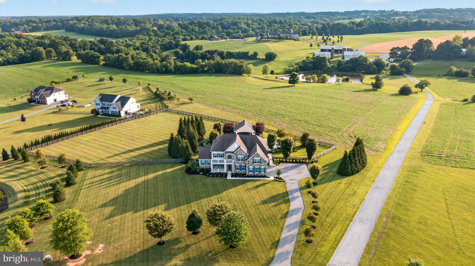 CHIMNEY ROCK - Residential