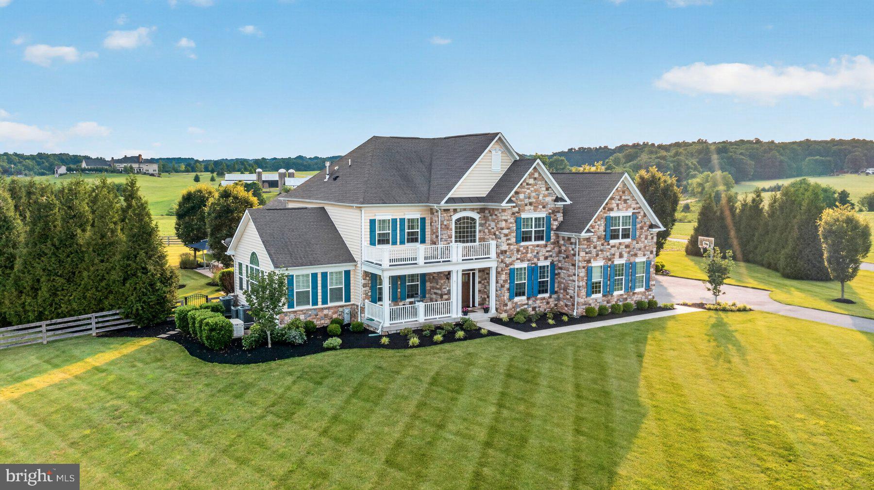 CHIMNEY ROCK - Residential