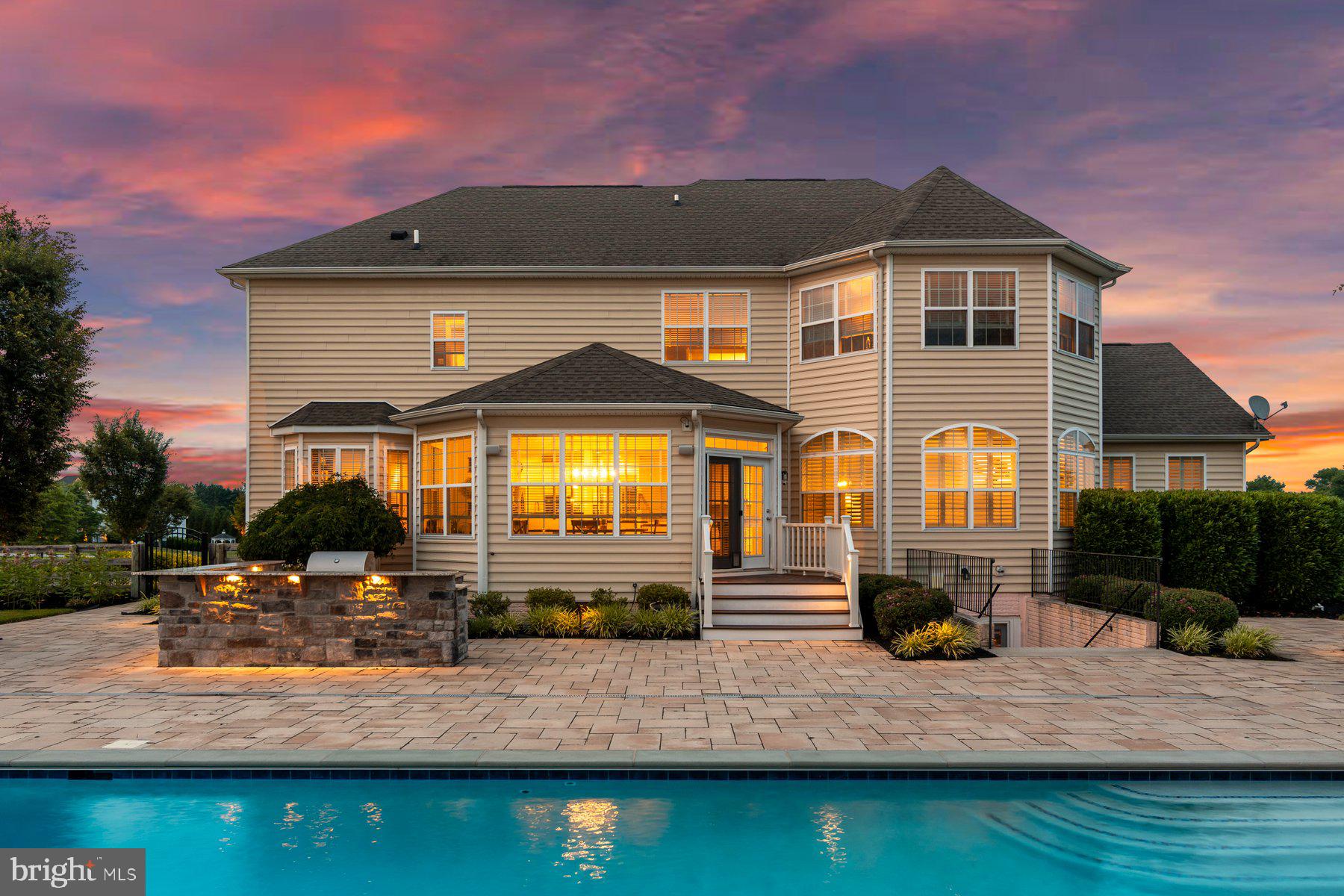CHIMNEY ROCK - Residential