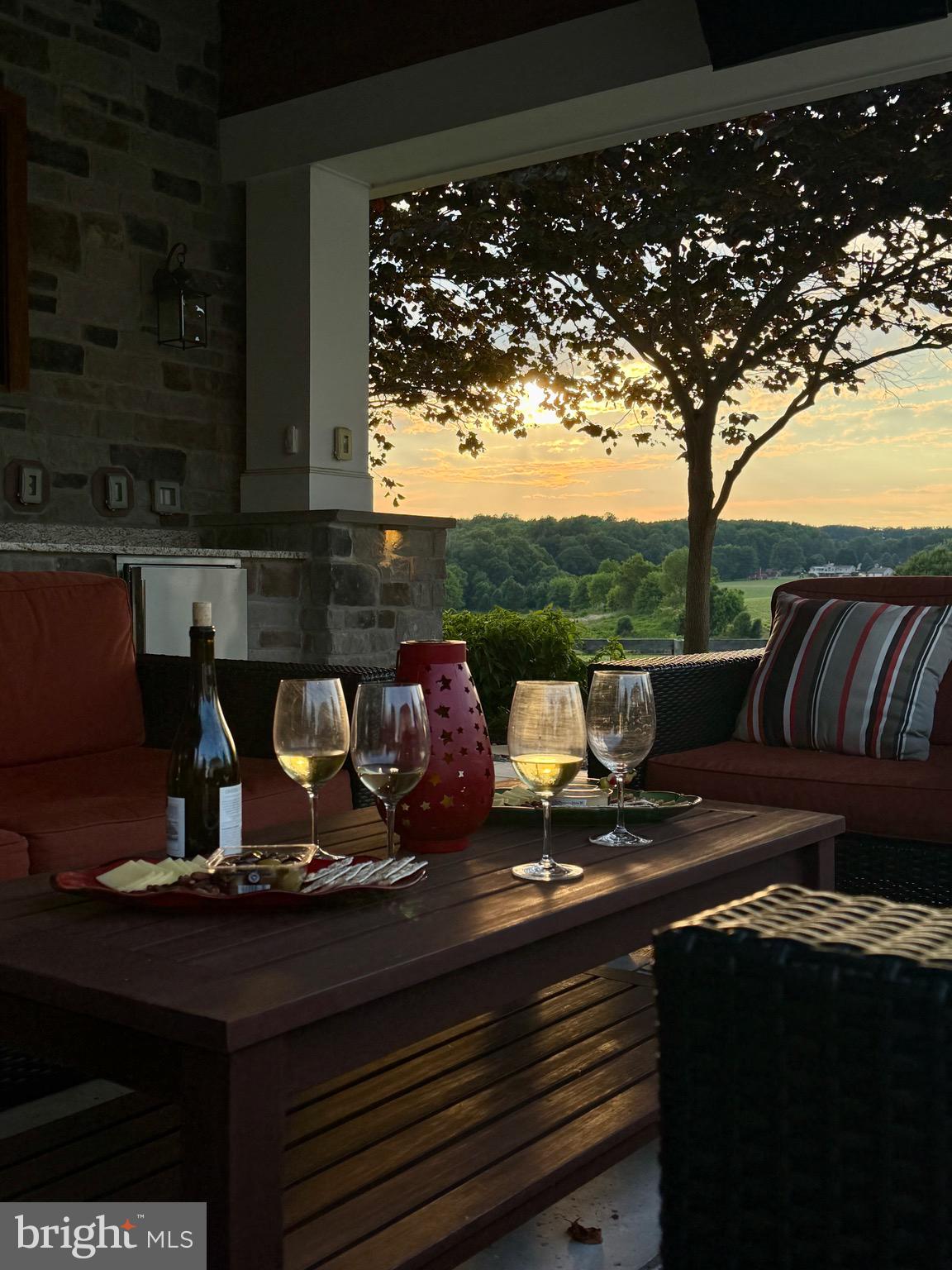 CHIMNEY ROCK - Residential