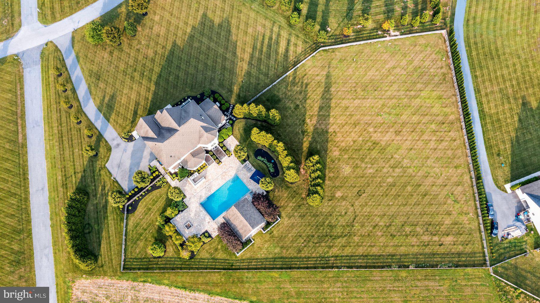 CHIMNEY ROCK - Residential