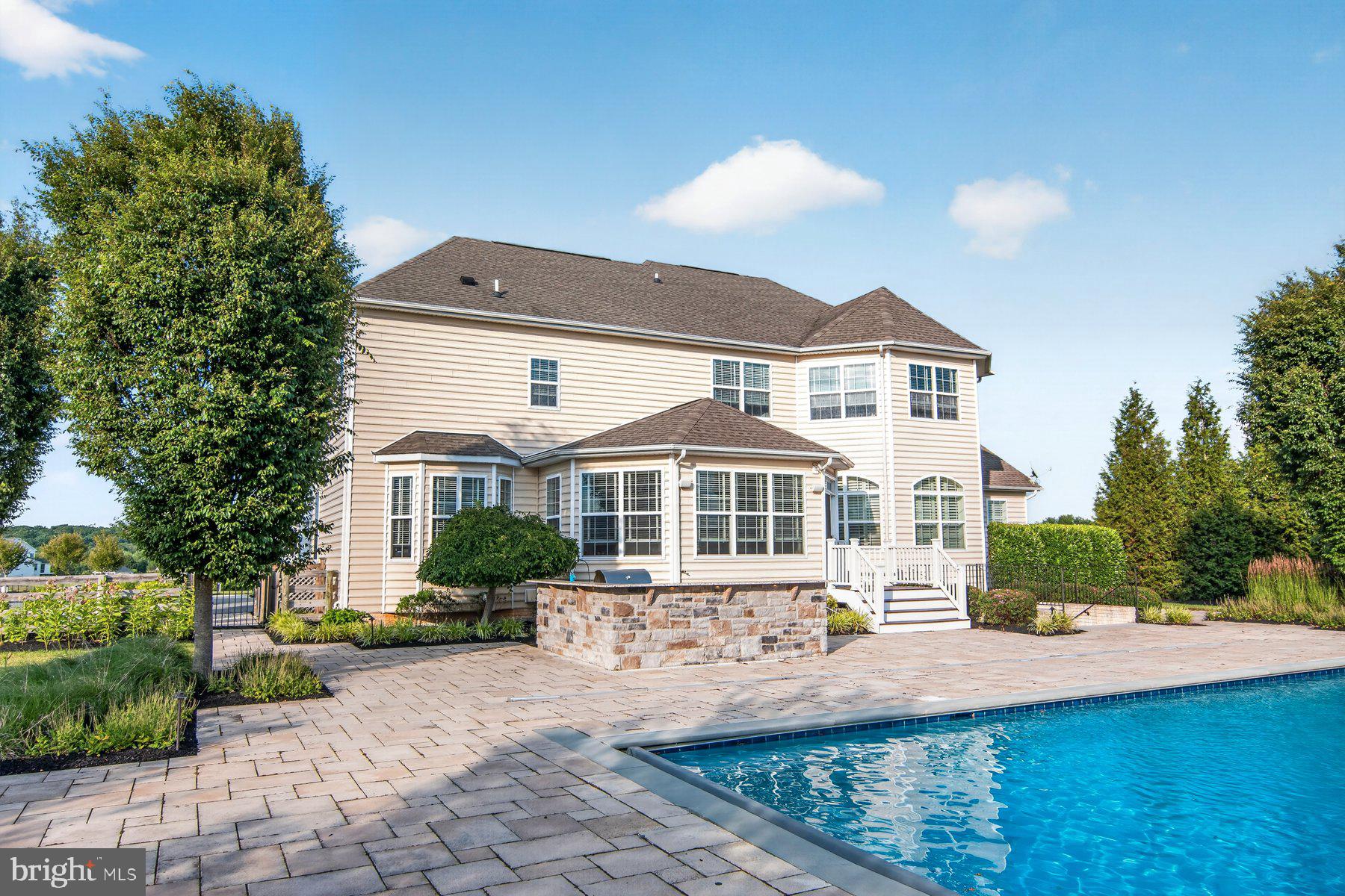 CHIMNEY ROCK - Residential