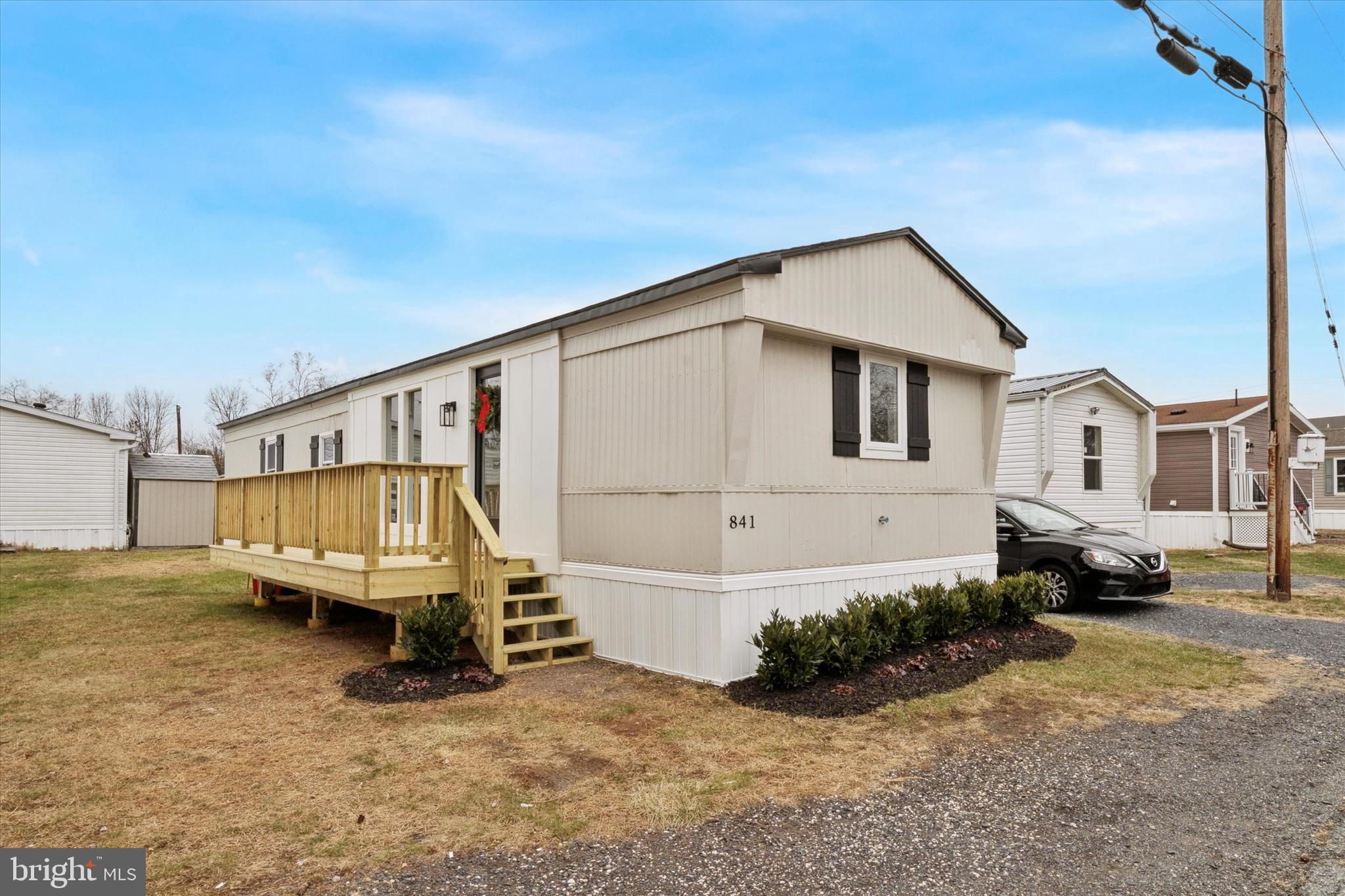 NEIGHBORS OF CREEKVIEW COURT - Residential