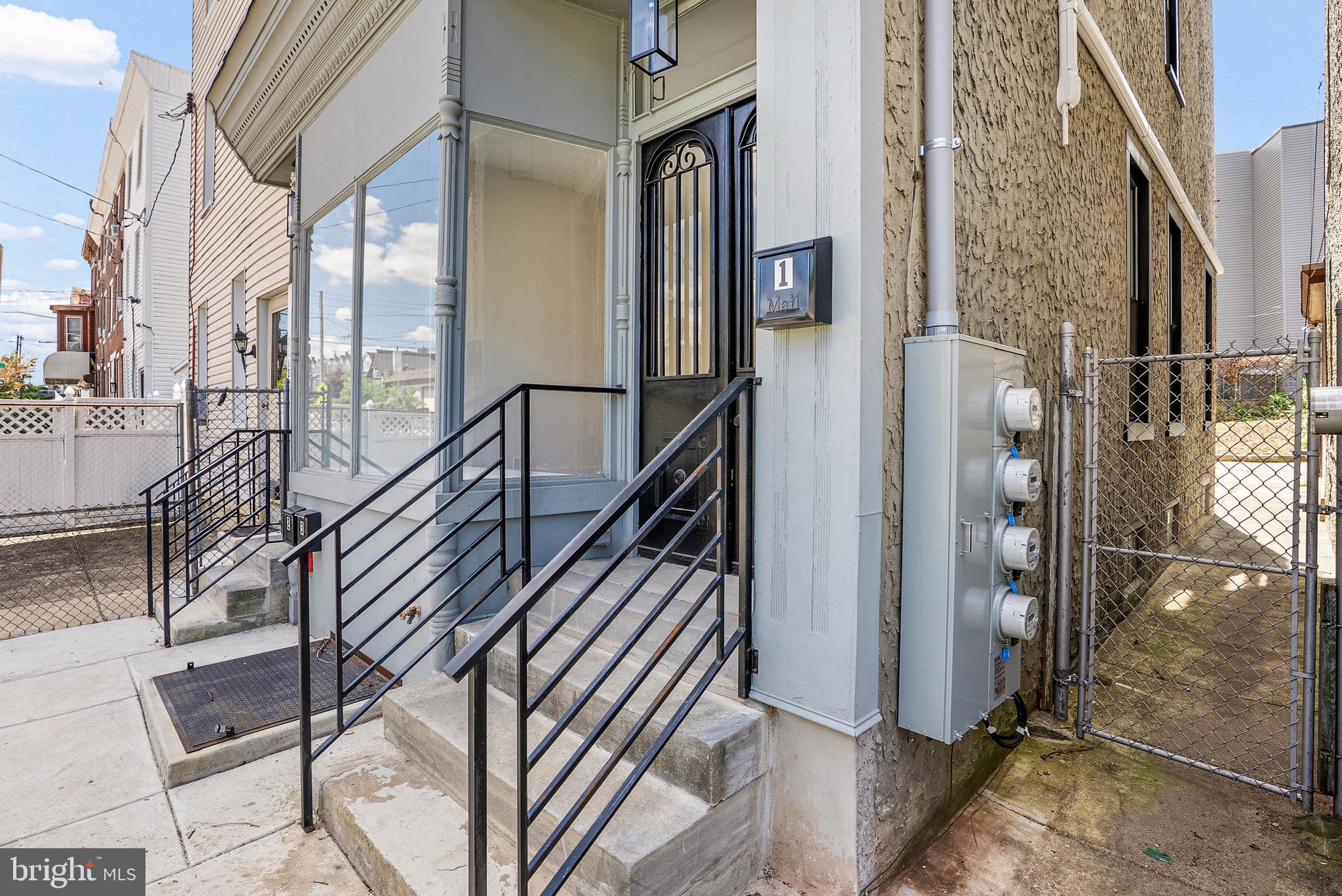 EAST FALLS - Residential Income