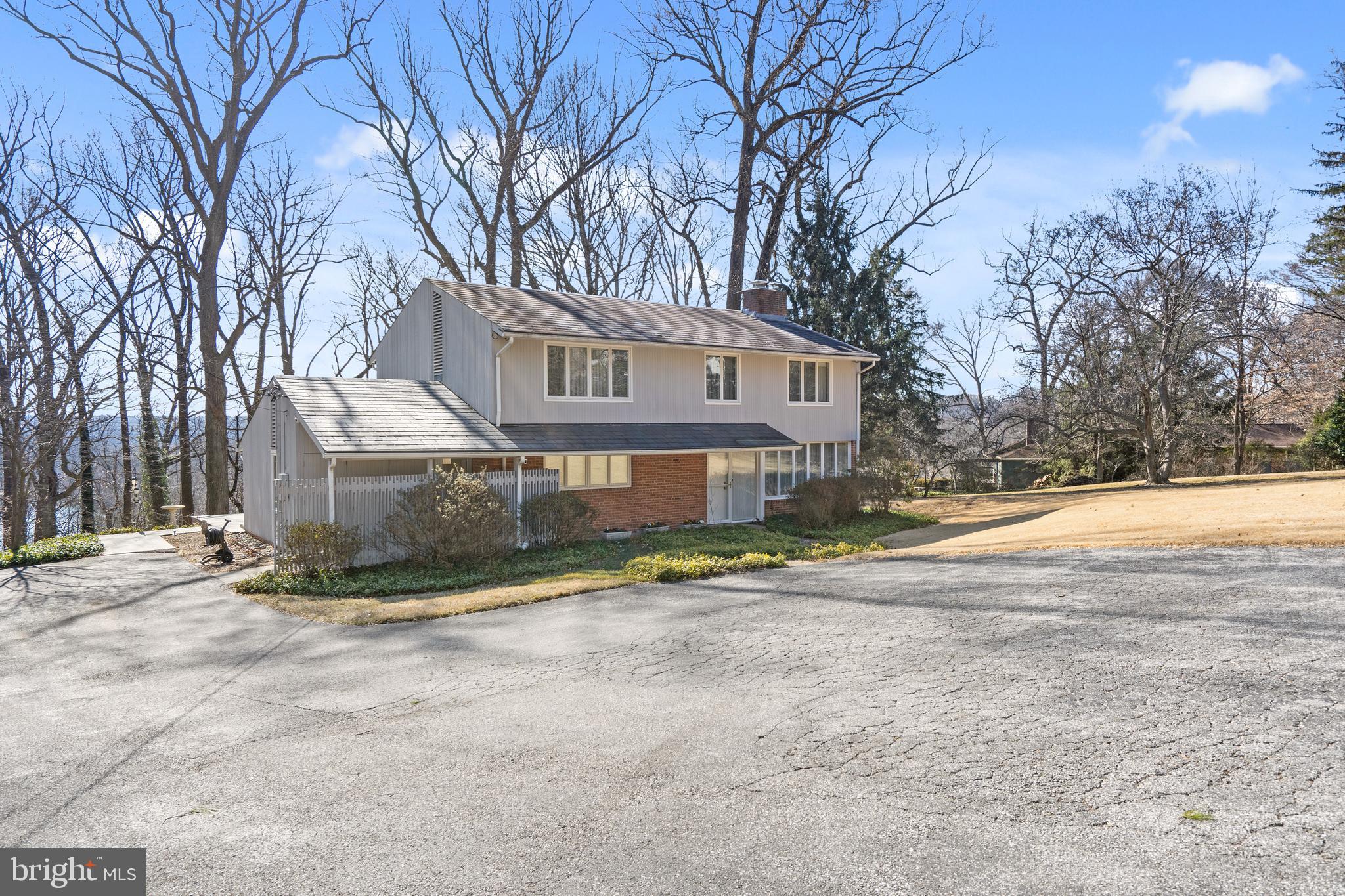 WOODBROOK - Residential