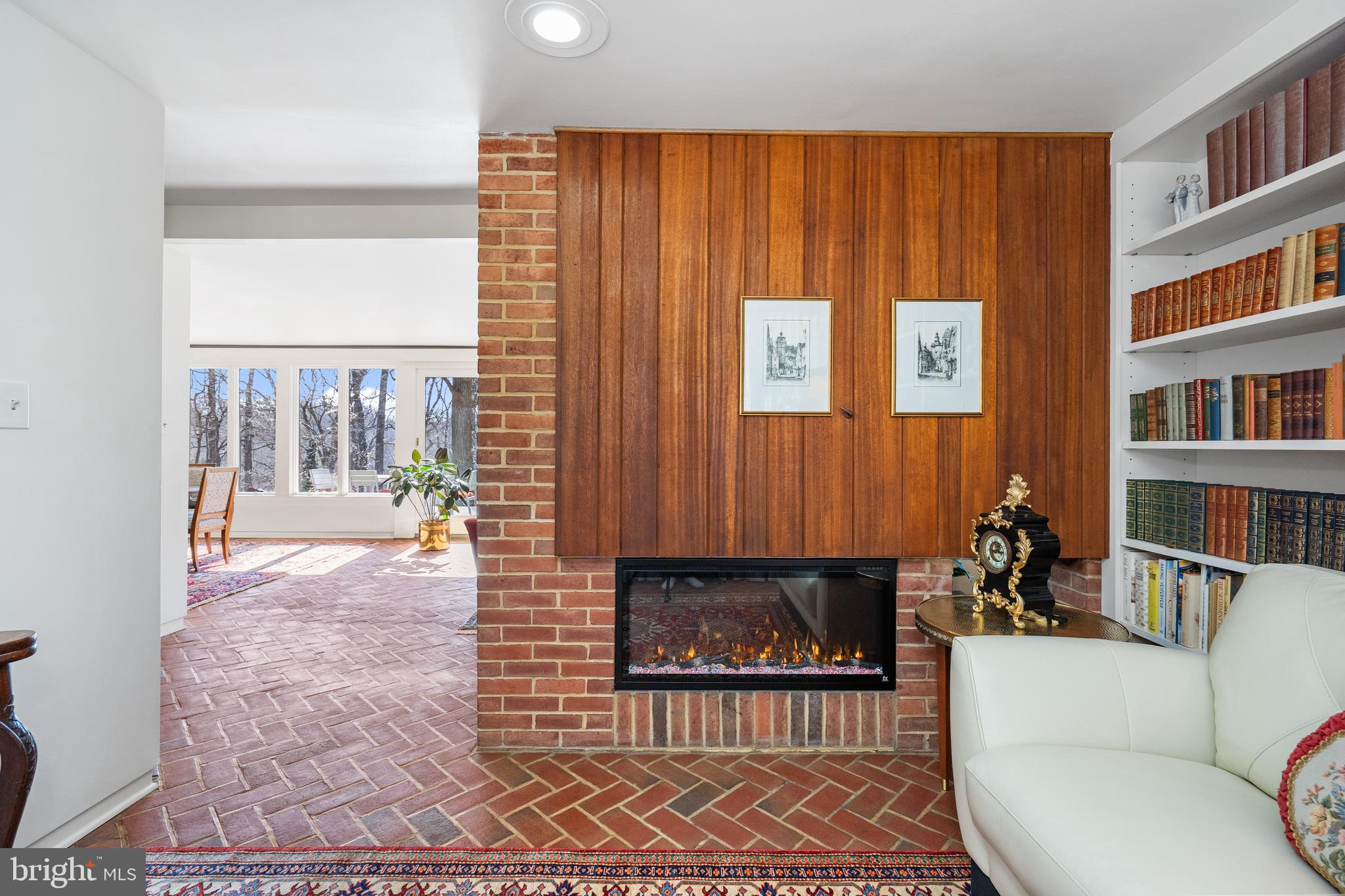 WOODBROOK - Residential