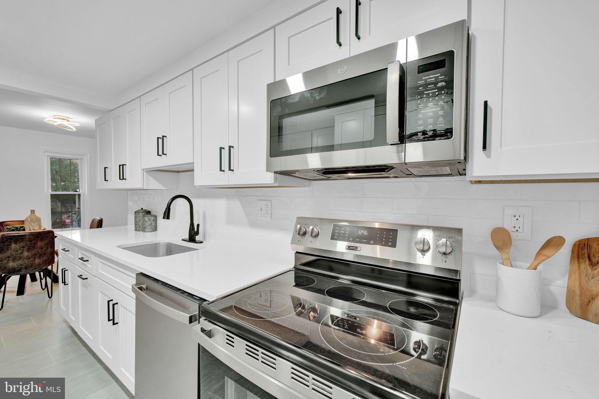 BURKE STATION SQUARE - Residential