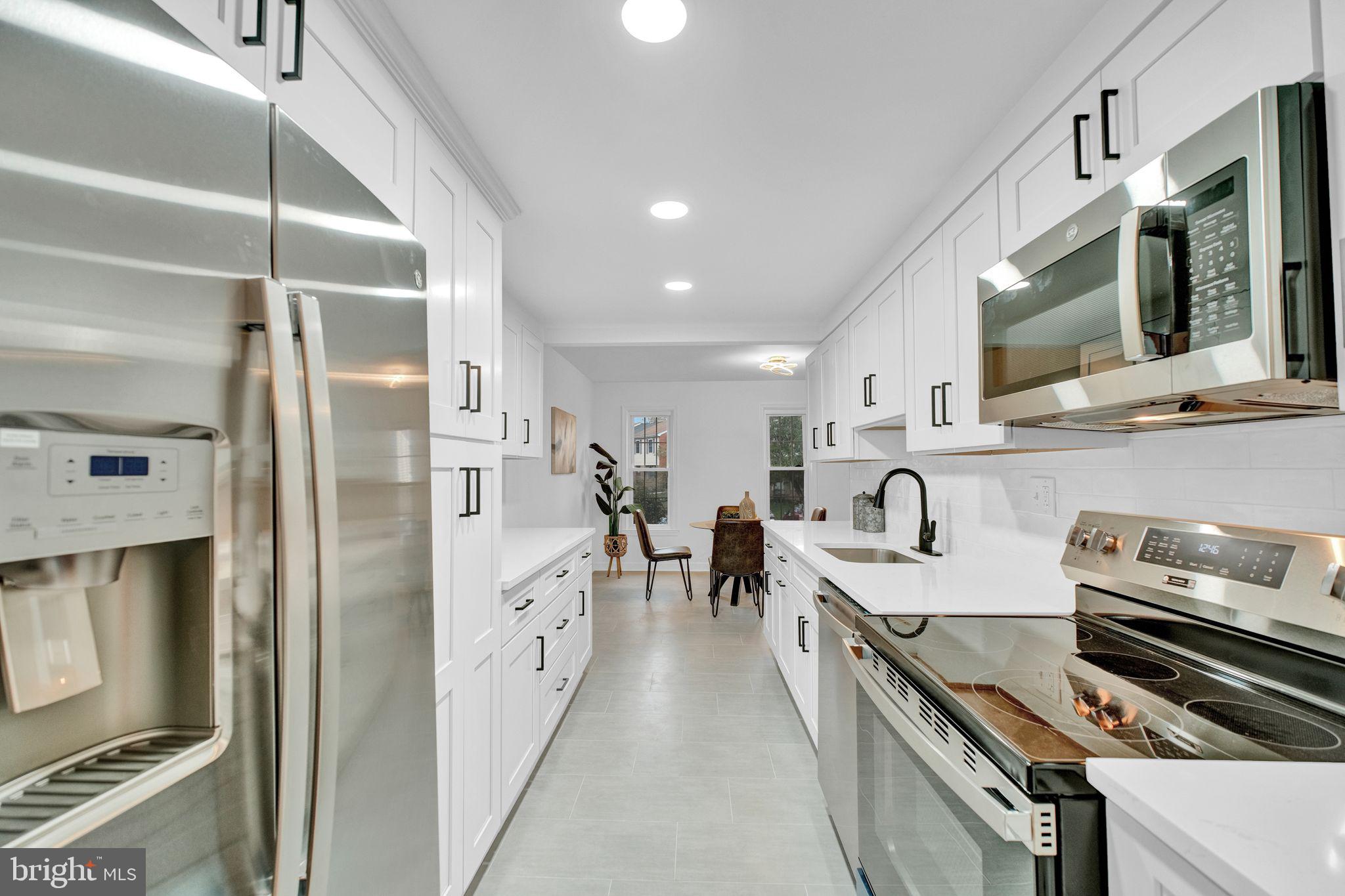 BURKE STATION SQUARE - Residential