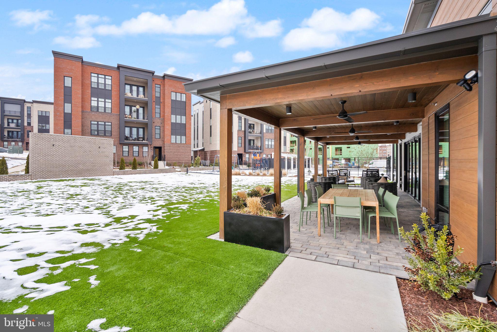 METRO WALK AT MOOREFIELD STATION - Residential Lease