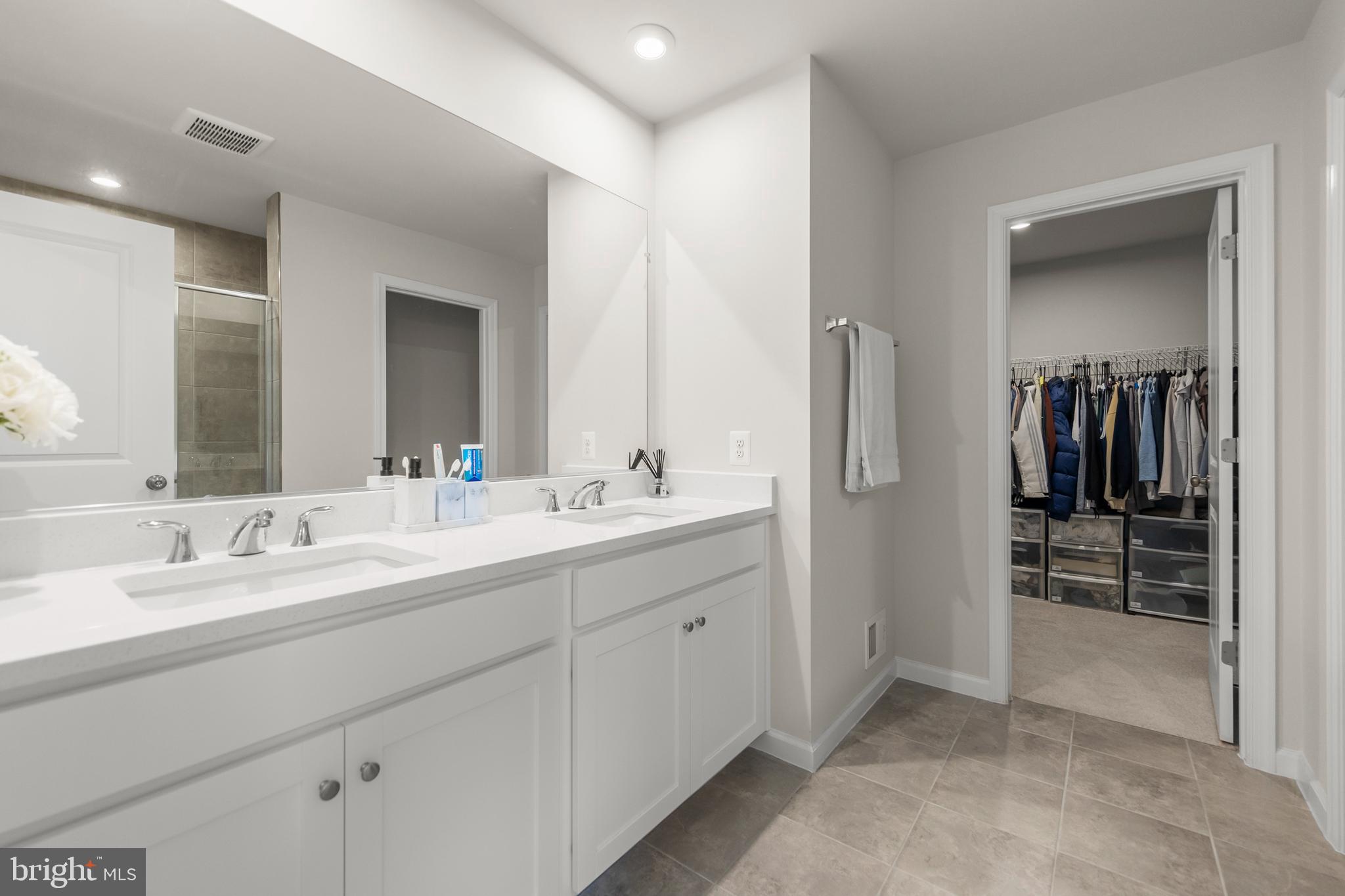 PRESIDENTS POINTE - Residential