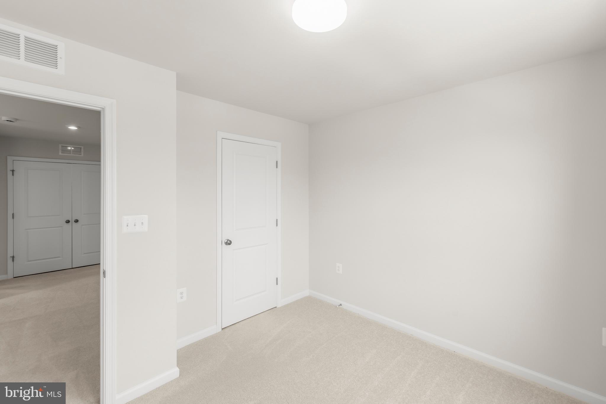 PRESIDENTS POINTE - Residential