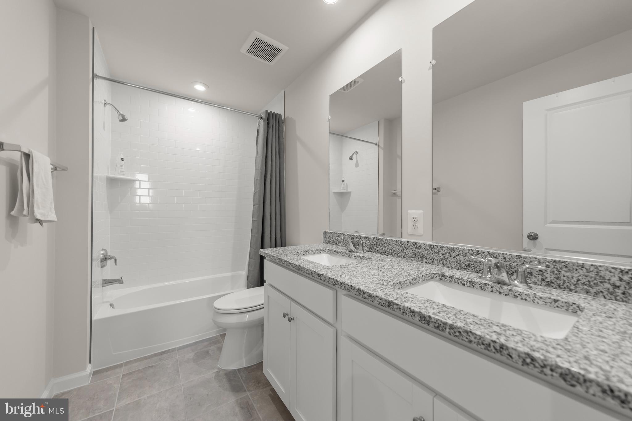 PRESIDENTS POINTE - Residential