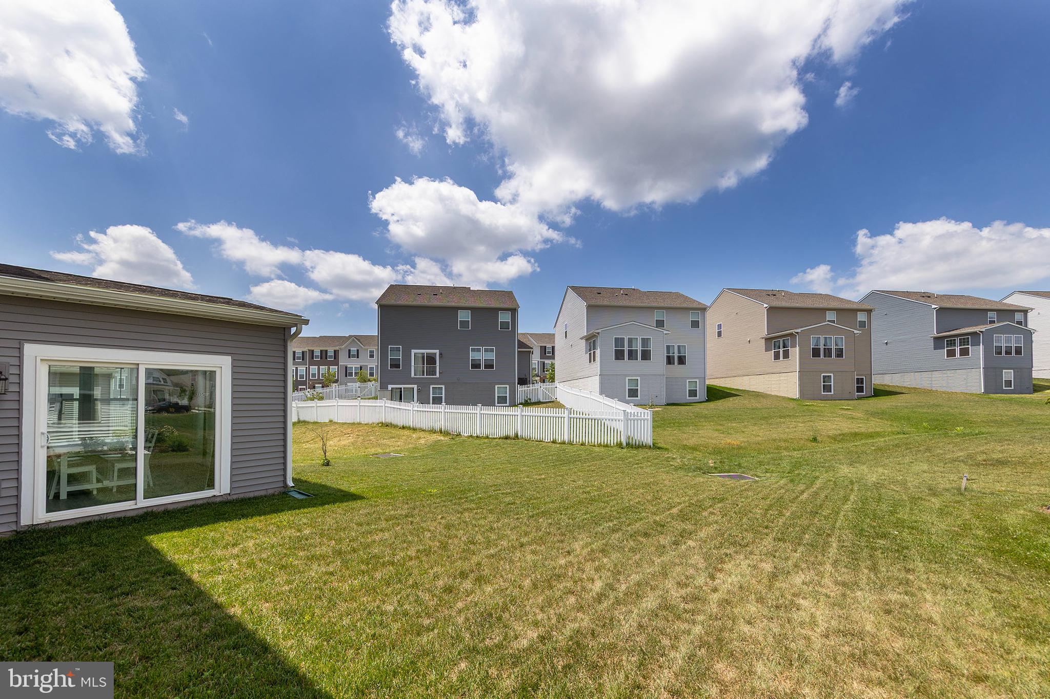 PRESIDENTS POINTE - Residential