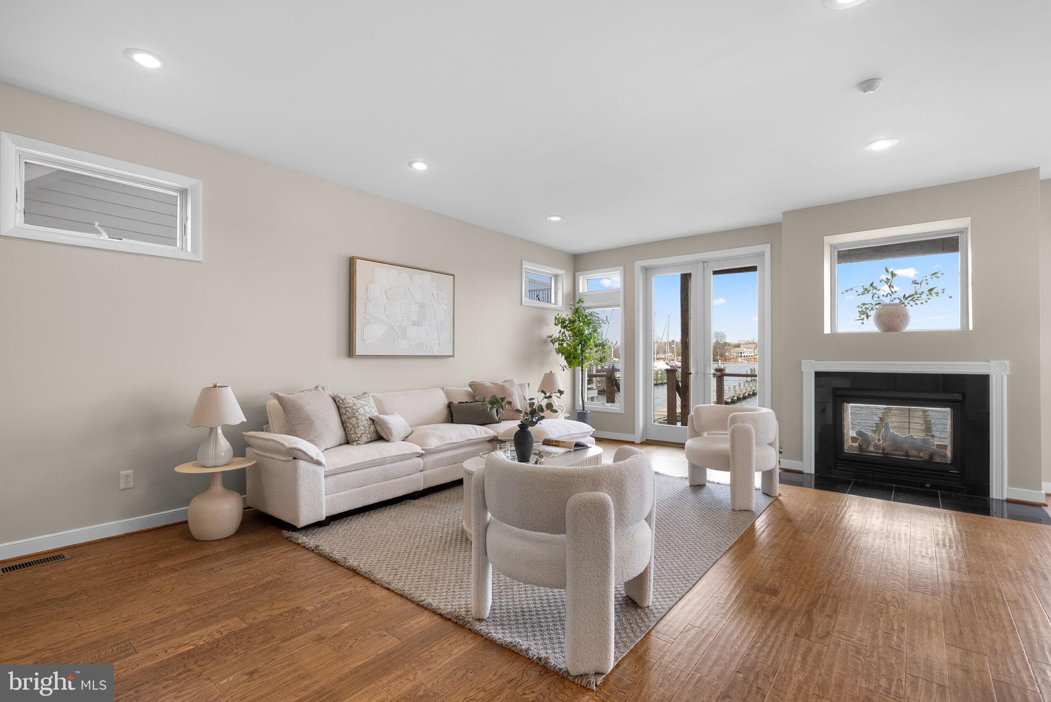 MANHATTAN BEACH - Residential