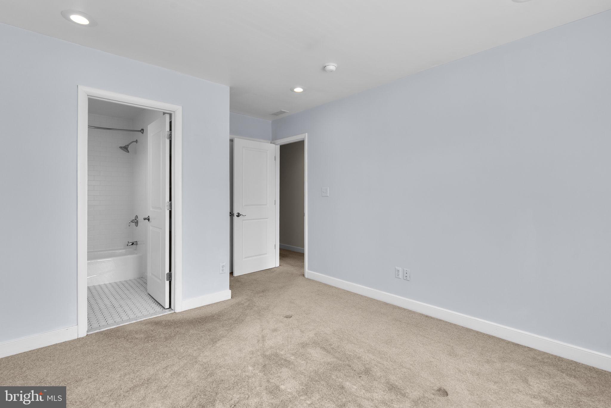 MANHATTAN BEACH - Residential