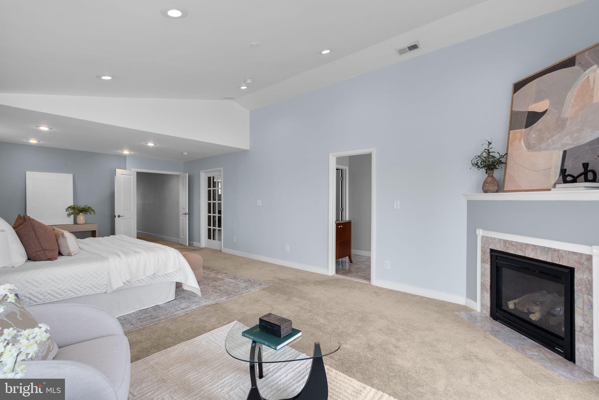 MANHATTAN BEACH - Residential