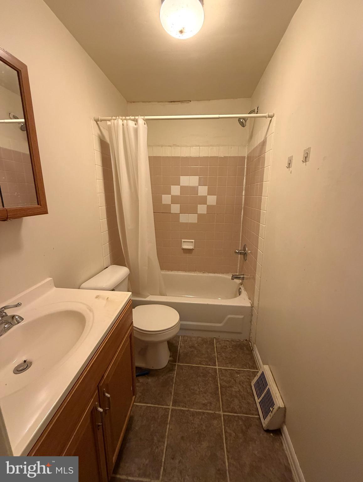 MANTUA - Residential