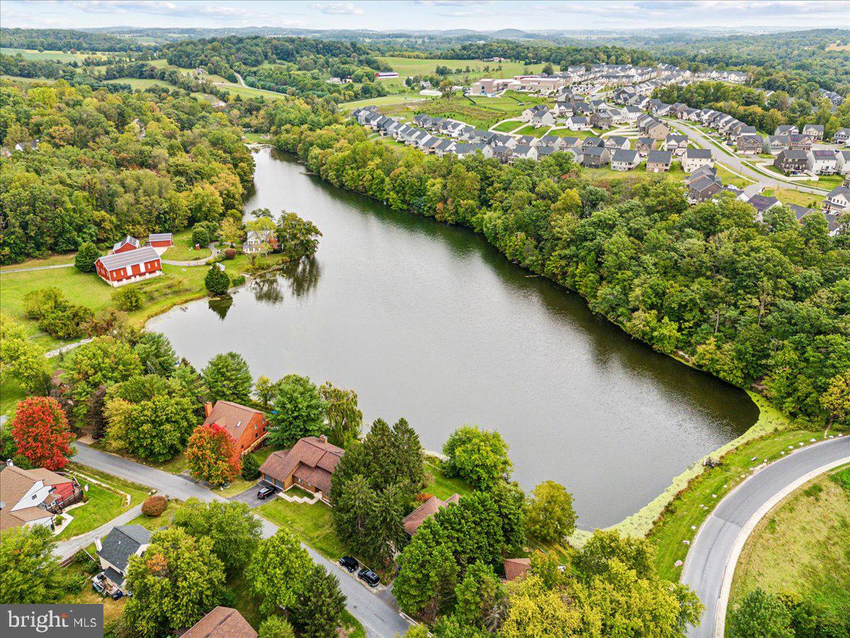 VILLAS LAKE ANITA LOUISE - Residential