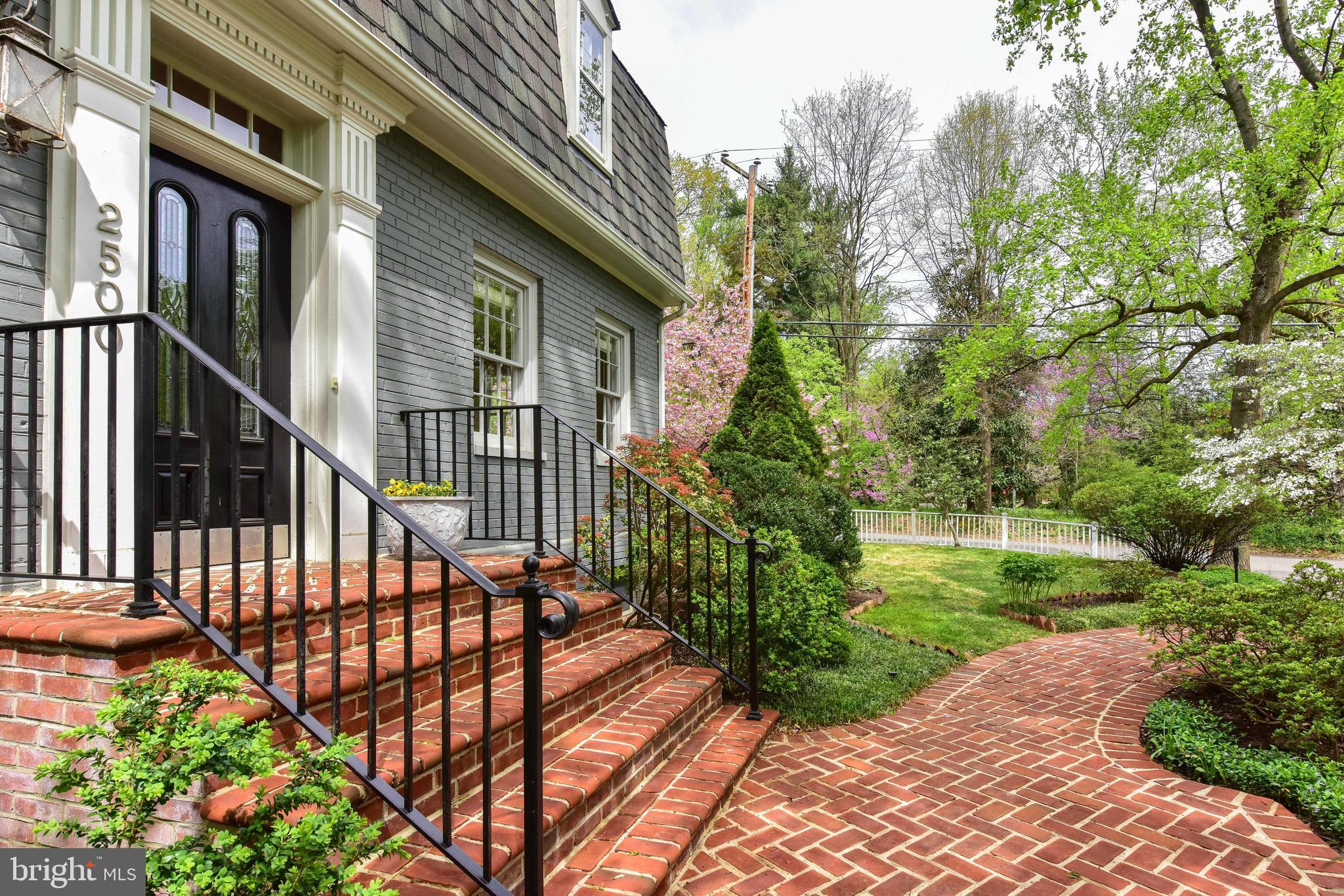 WOODMONT - Residential