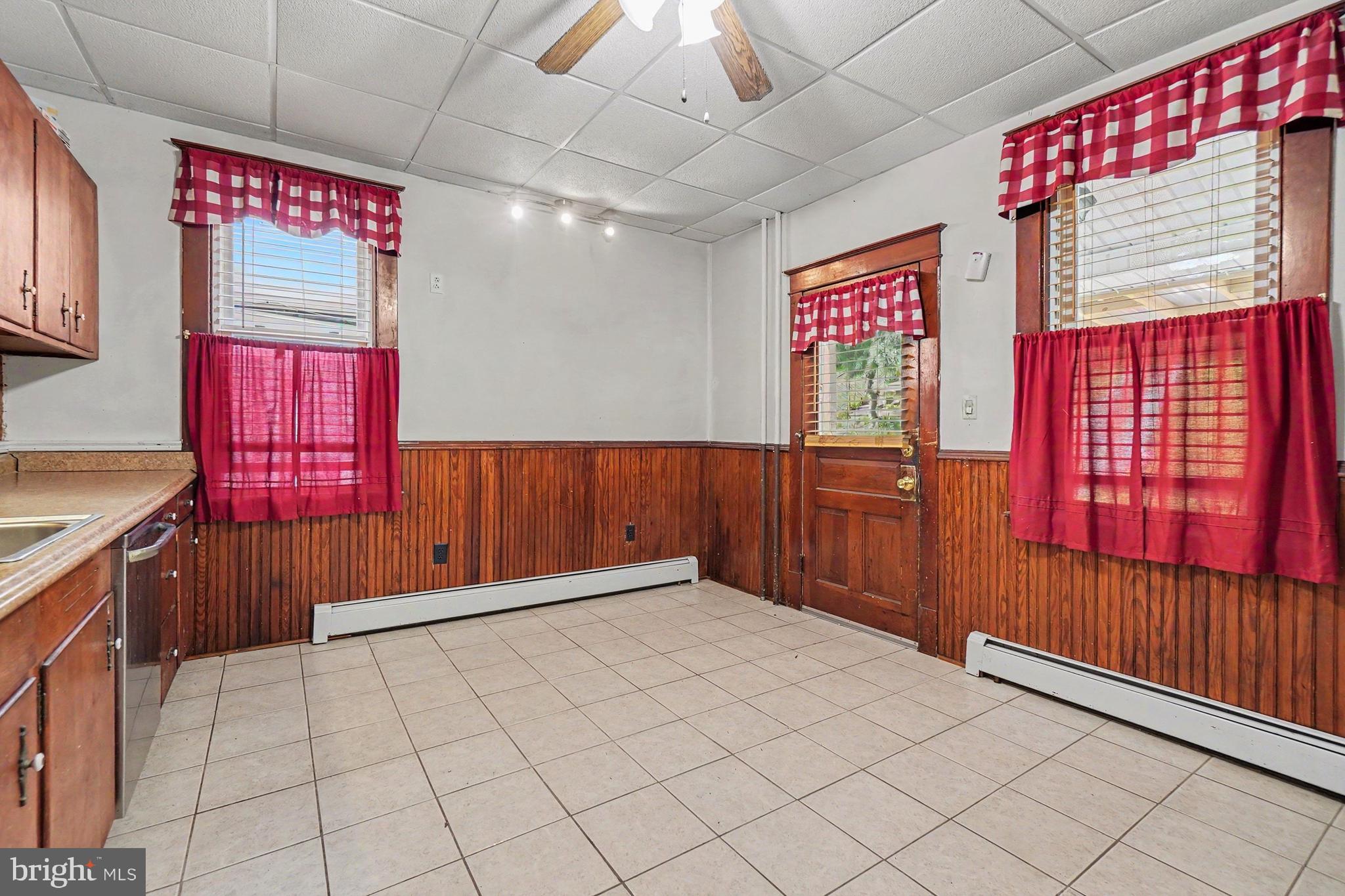 POTTSVILLE - Residential