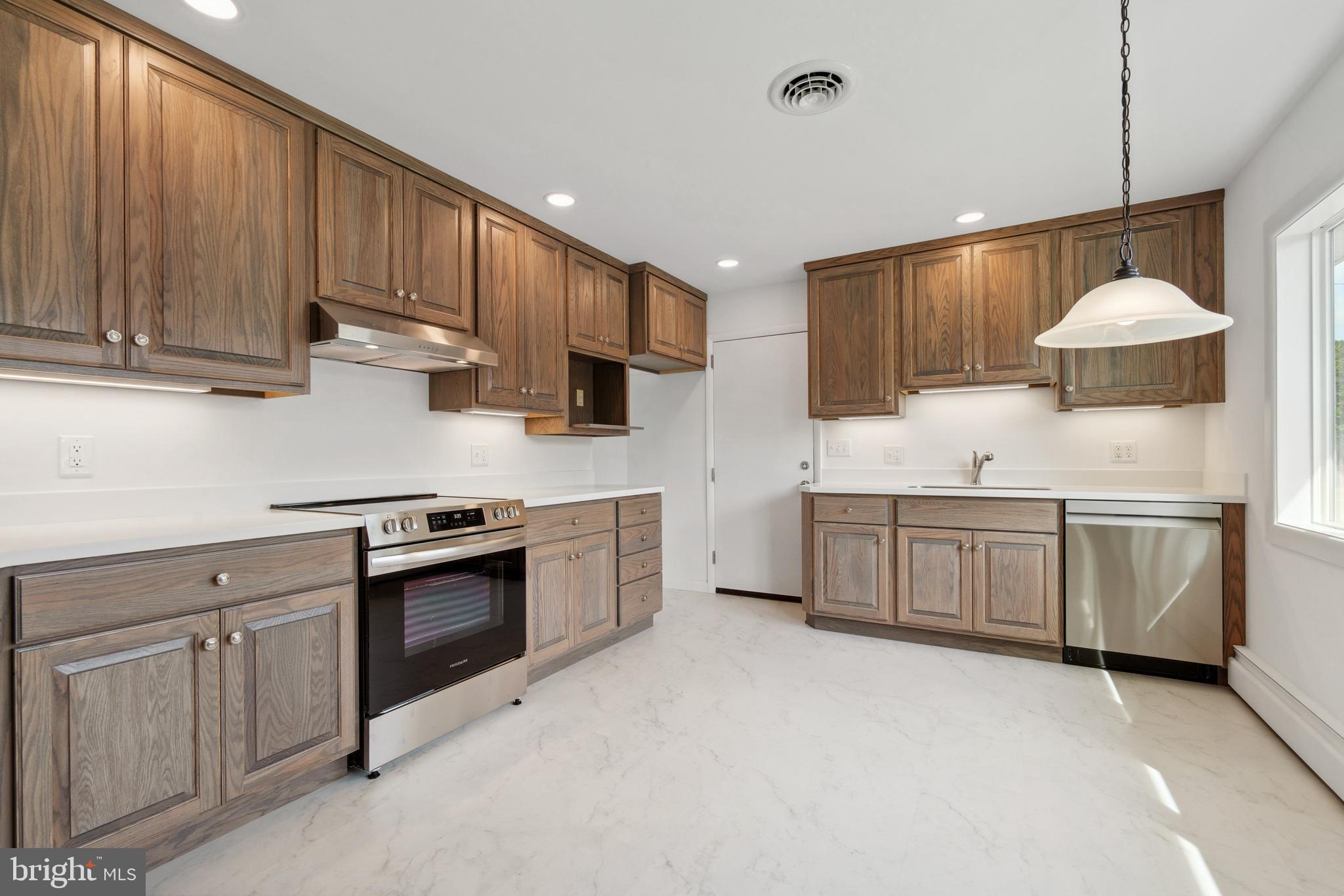 ROCK HALL - Residential