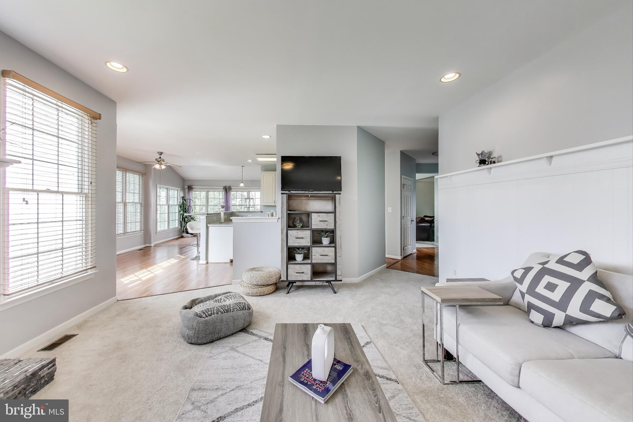 SOUTH RIDING - Residential