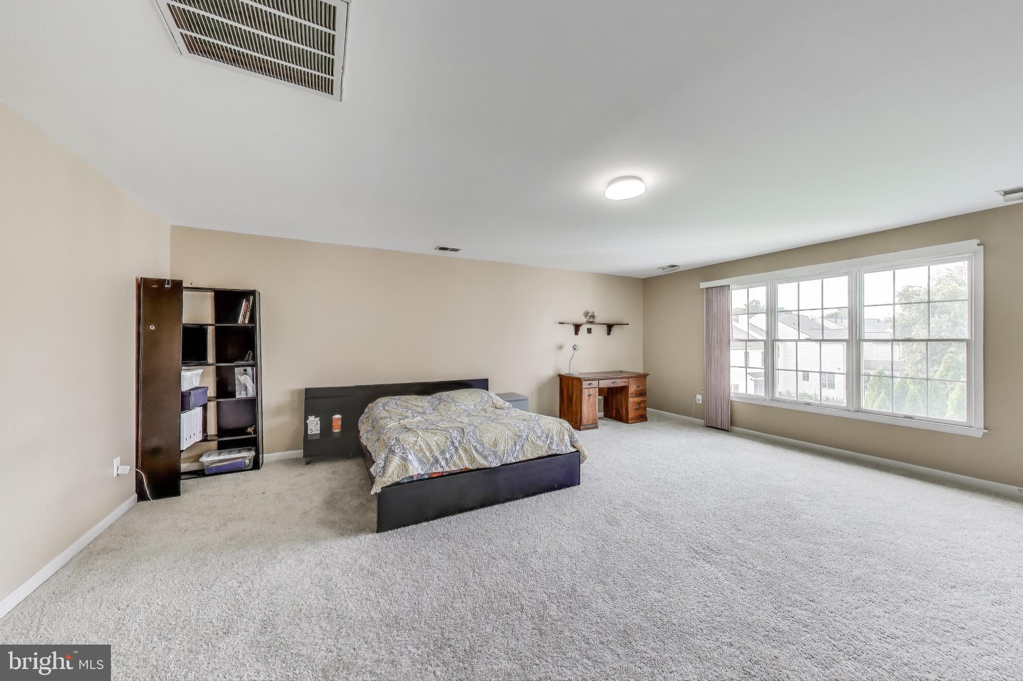 SOUTH RIDING - Residential