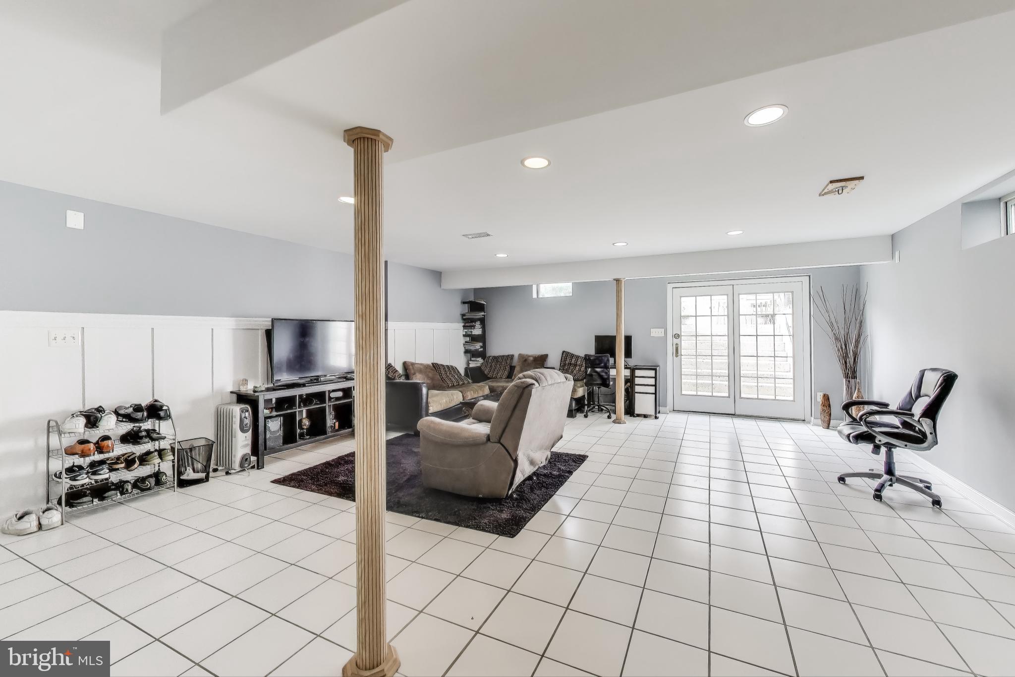 SOUTH RIDING - Residential