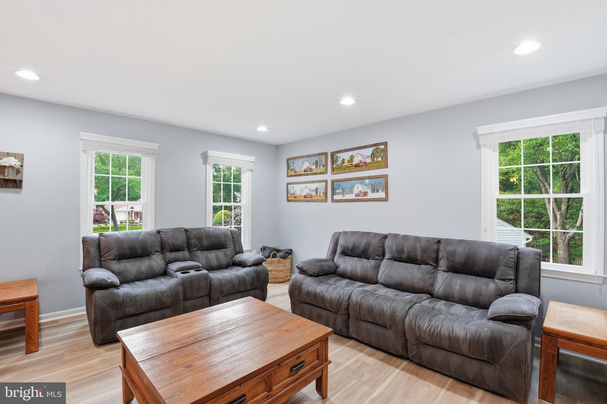 MIDDLERIDGE - Residential