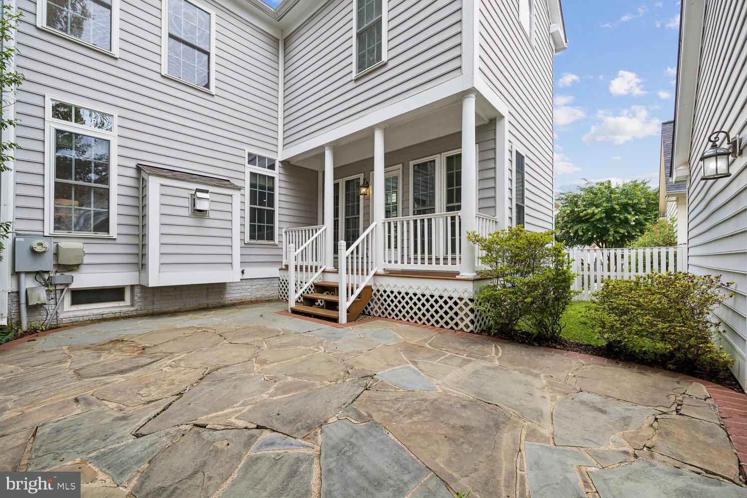 LAKELANDS - Residential