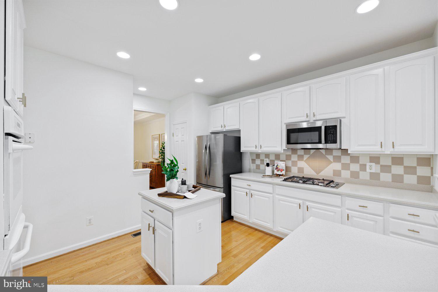 LAKELANDS - Residential