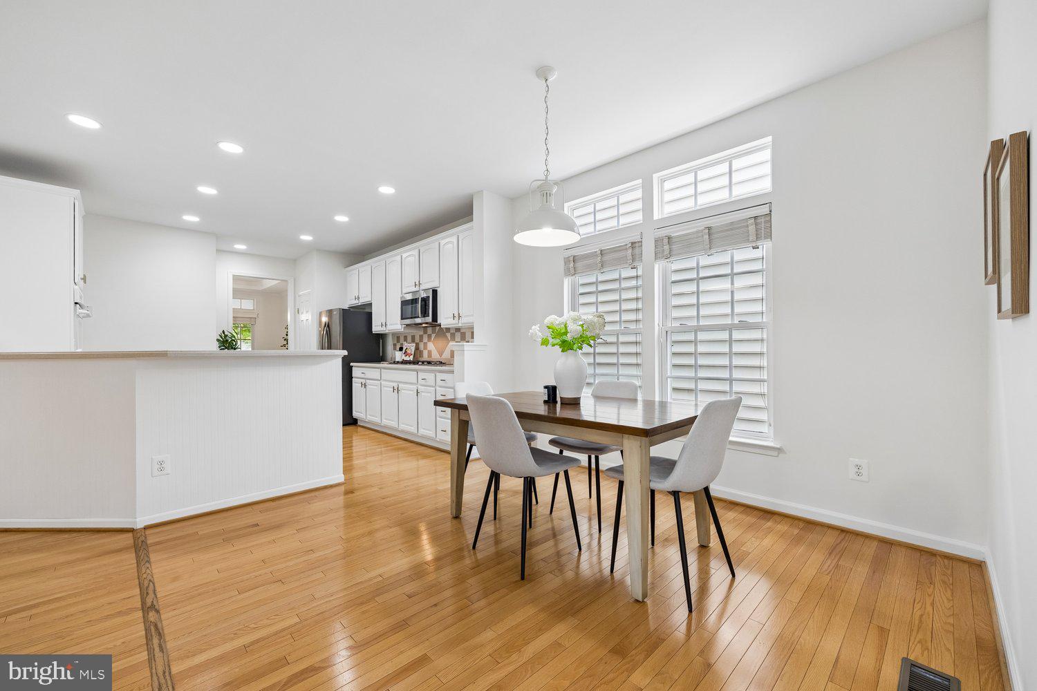 LAKELANDS - Residential